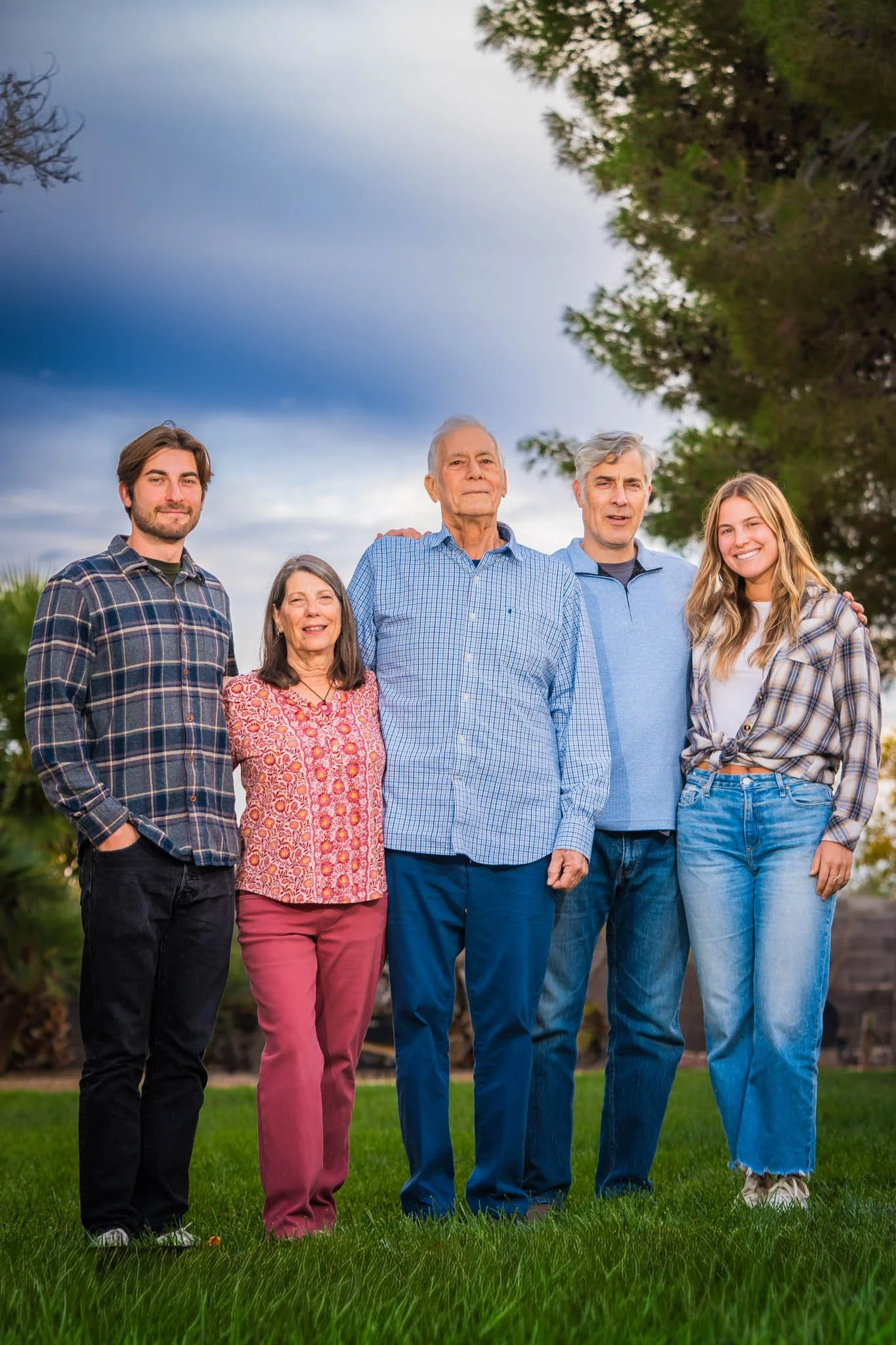 2025-11-22-Courtney-Family-Photography-nov-22nd-2025-Social-Media-071.jpg