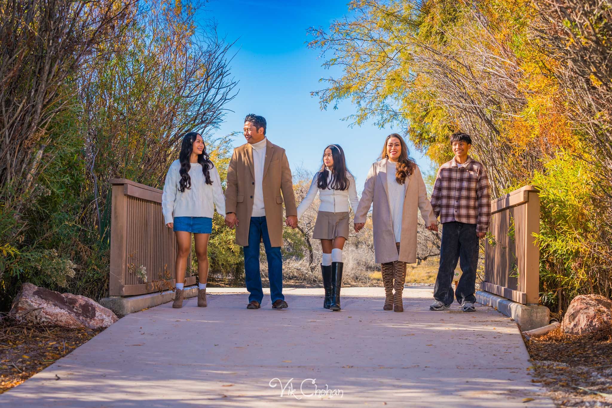 2025-12-07-Goll-Ulan-Family-Photography-Vik-Chohan-Photography-Social-Media-VCP-016.jpg