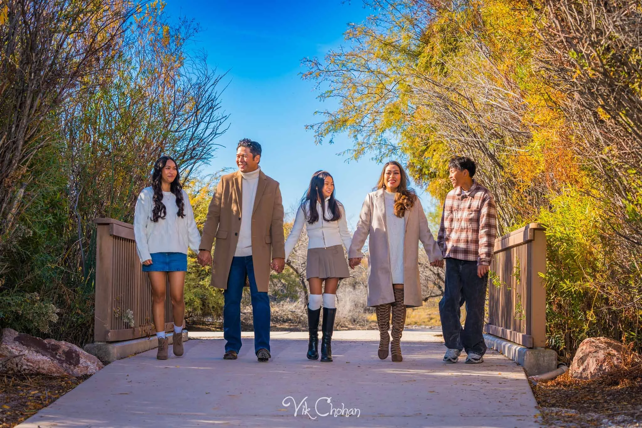 2025-12-07-Goll-Ulan-Family-Photography-Vik-Chohan-Photography-Social-Media-VCP-018.jpg