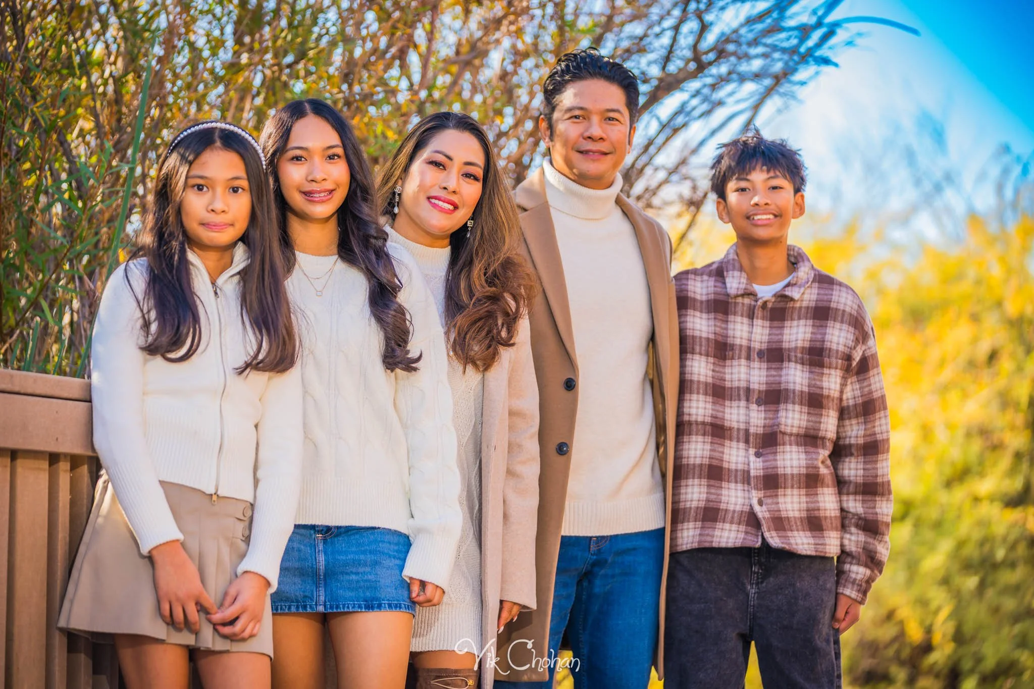 2025-12-07-Goll-Ulan-Family-Photography-Vik-Chohan-Photography-Social-Media-VCP-024.jpg