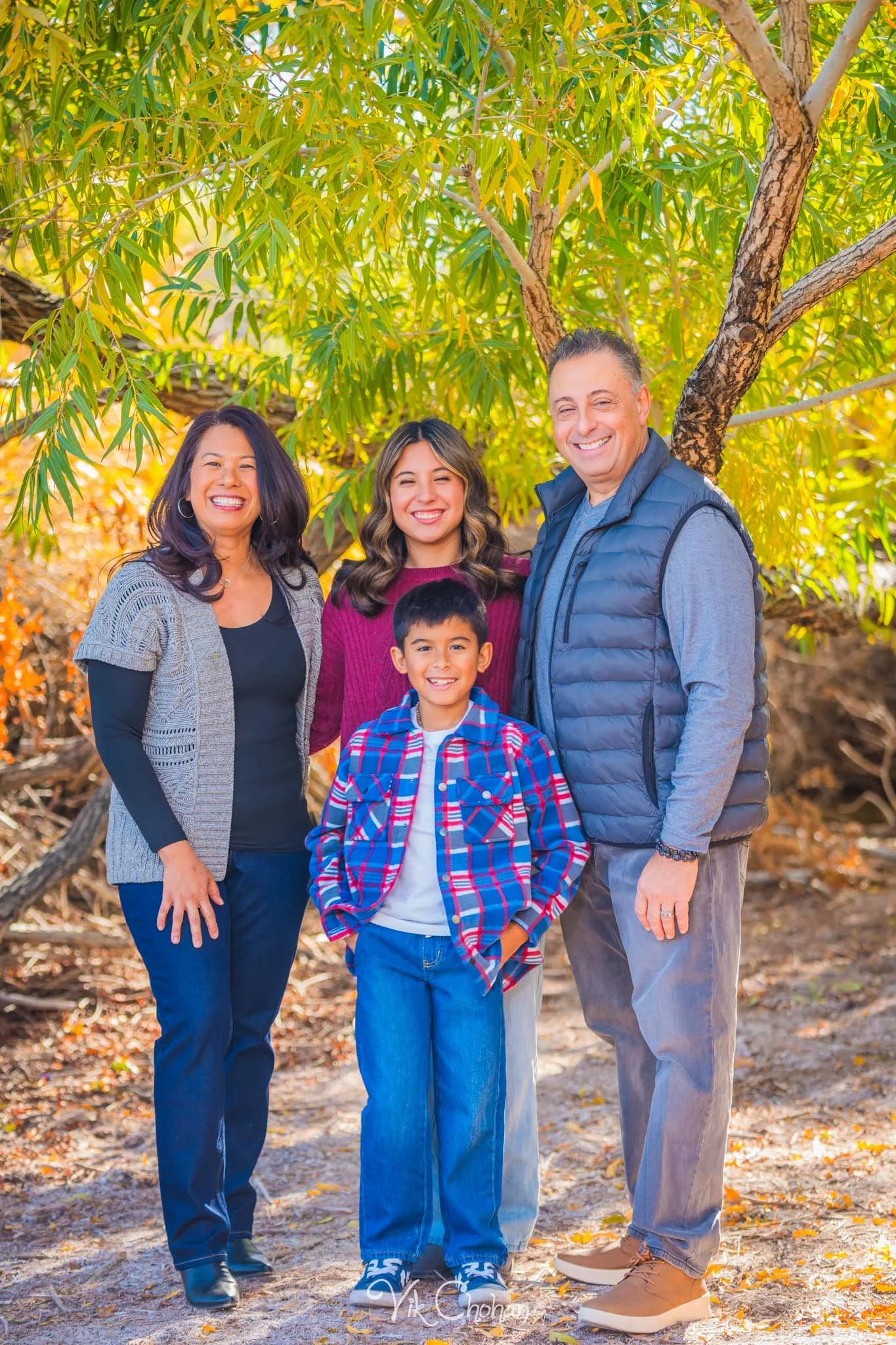 2025-12-07-Goll-Ulan-Family-Photography-Vik-Chohan-Photography-Social-Media-VCP-038.jpg