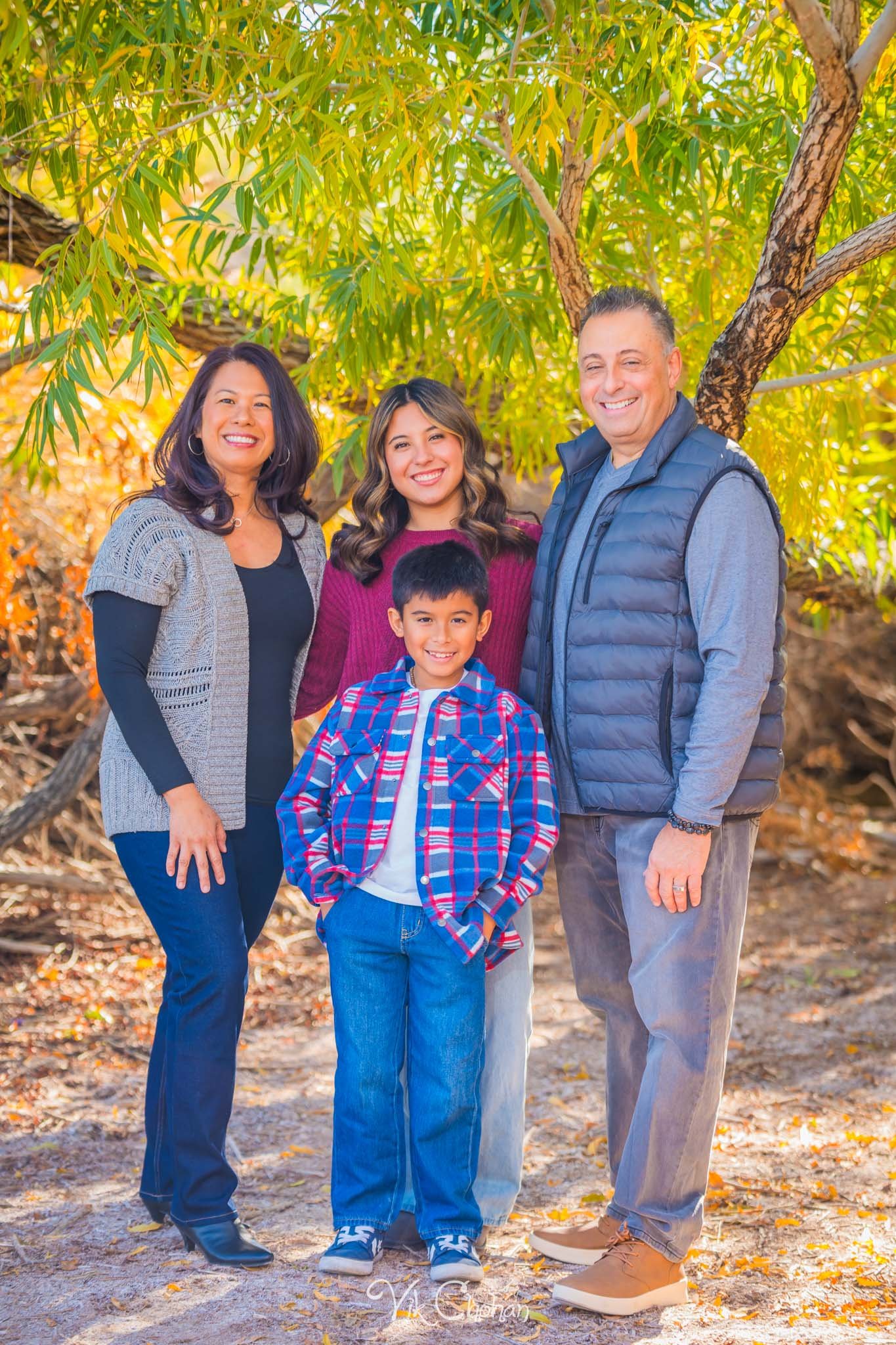 2025-12-07-Goll-Ulan-Family-Photography-Vik-Chohan-Photography-Social-Media-VCP-040.jpg