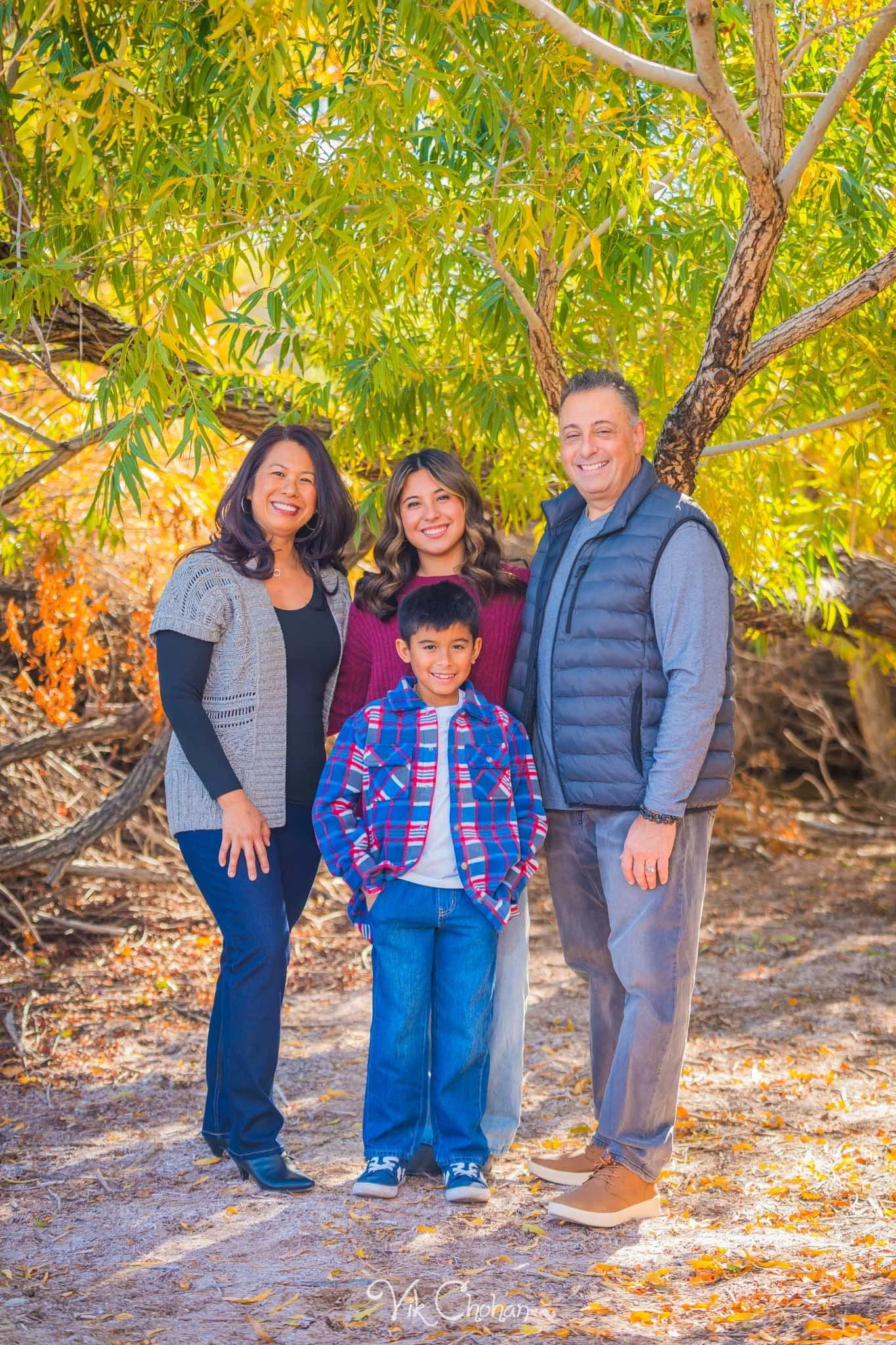 2025-12-07-Goll-Ulan-Family-Photography-Vik-Chohan-Photography-Social-Media-VCP-041.jpg