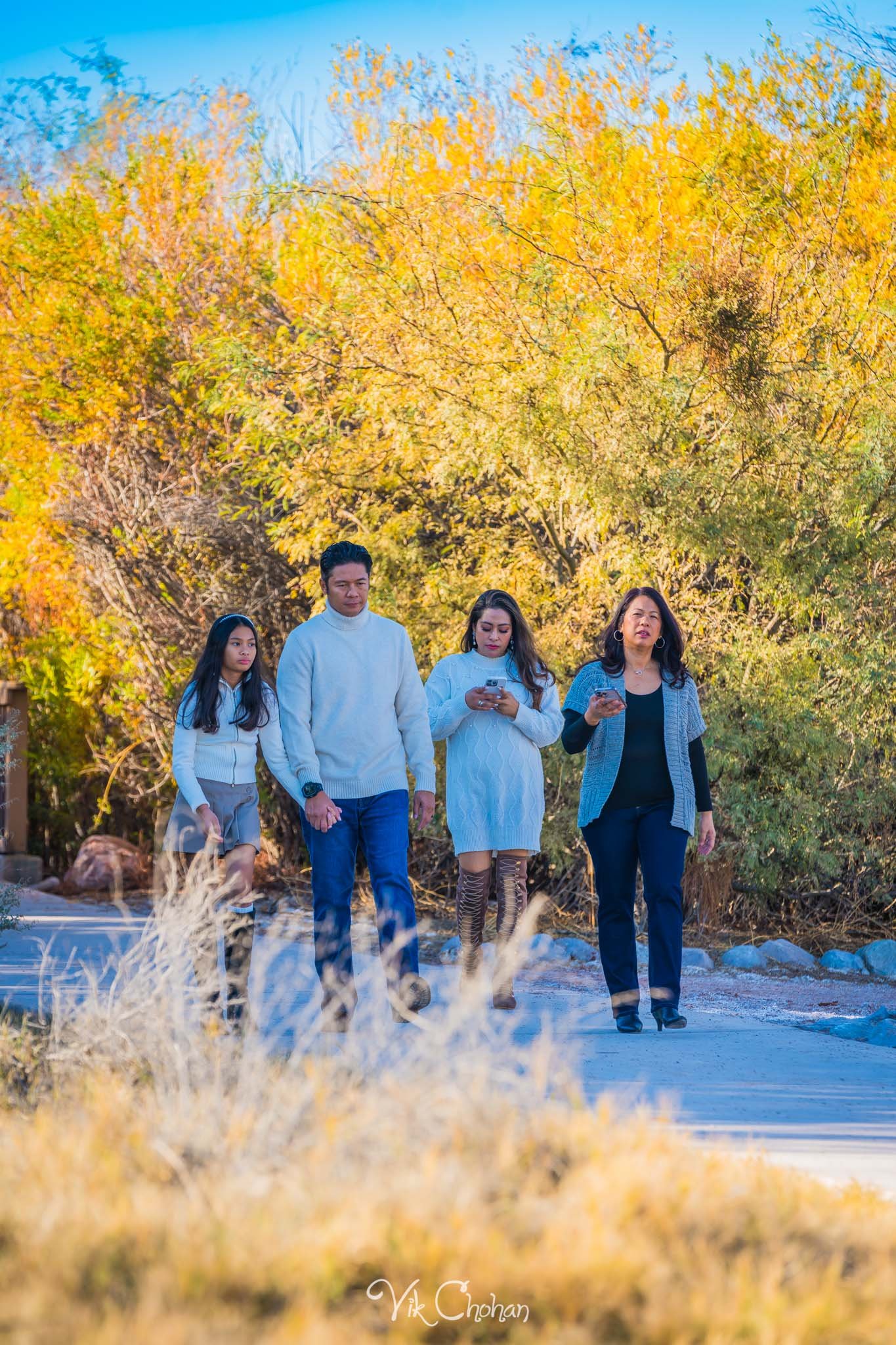 2025-12-07-Goll-Ulan-Family-Photography-Vik-Chohan-Photography-Social-Media-VCP-131.jpg