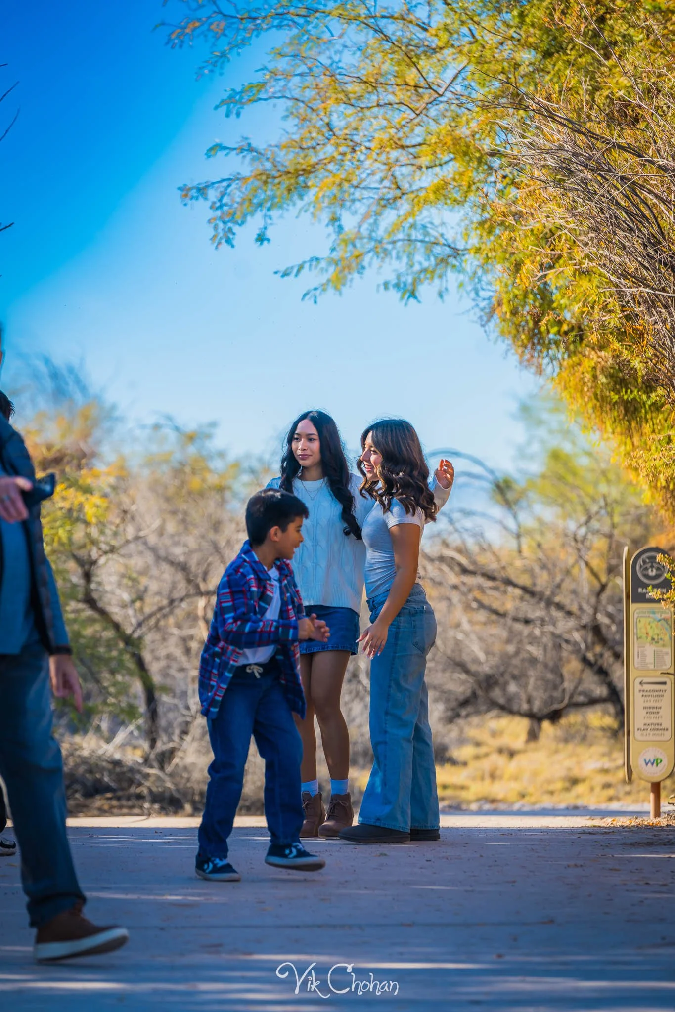 2025-12-07-Goll-Ulan-Family-Photography-Vik-Chohan-Photography-Social-Media-VCP-134.jpg