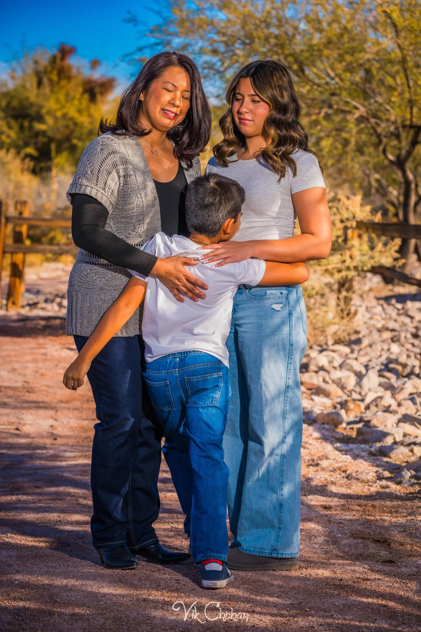 2025-12-07-Goll-Ulan-Family-Photography-Vik-Chohan-Photography-Social-Media-VCP-157.jpg