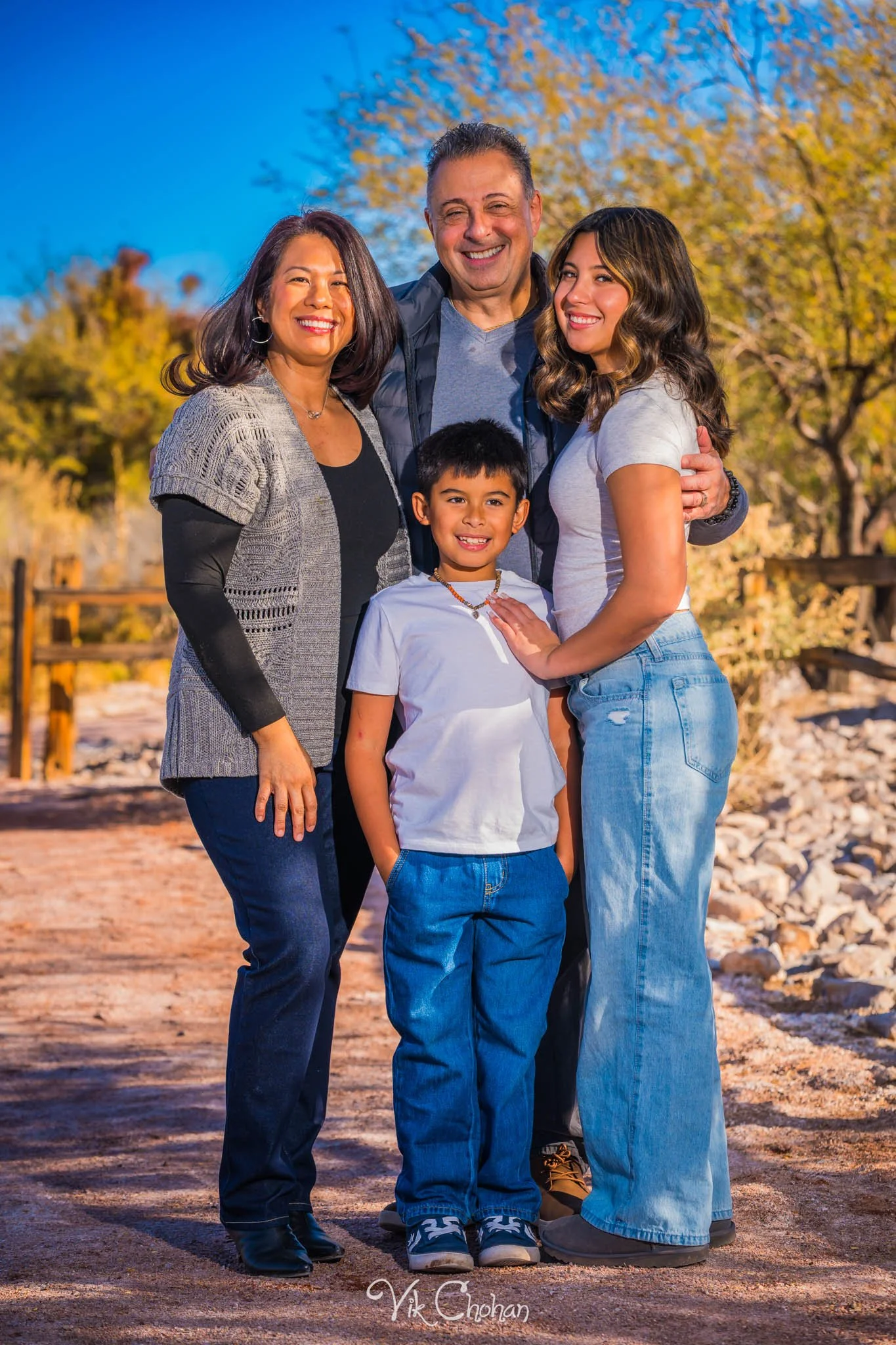 2025-12-07-Goll-Ulan-Family-Photography-Vik-Chohan-Photography-Social-Media-VCP-164.jpg