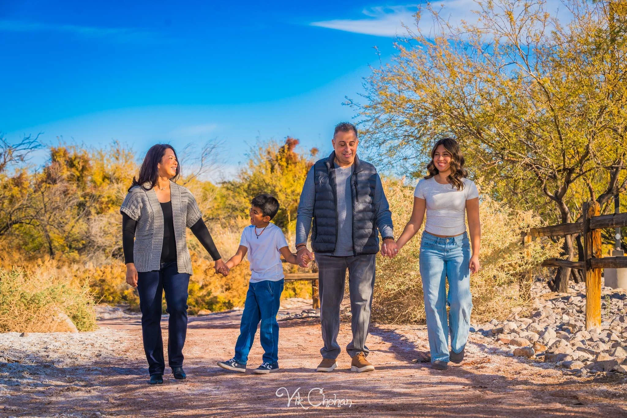 2025-12-07-Goll-Ulan-Family-Photography-Vik-Chohan-Photography-Social-Media-VCP-166.jpg