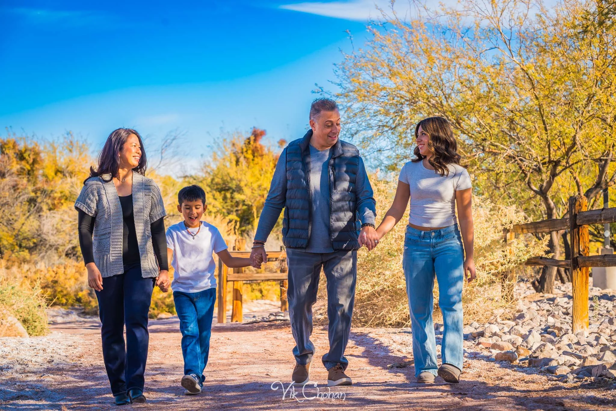 2025-12-07-Goll-Ulan-Family-Photography-Vik-Chohan-Photography-Social-Media-VCP-168.jpg