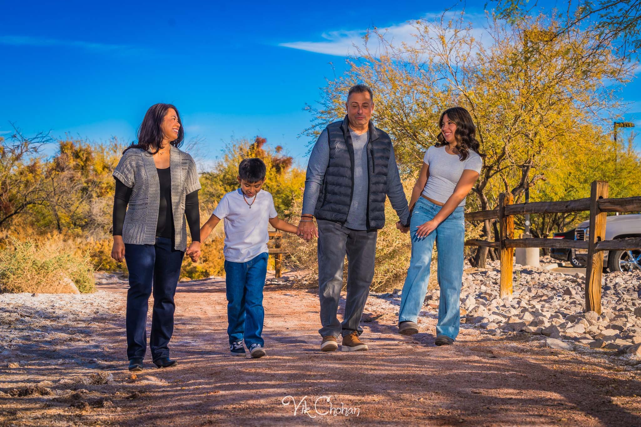 2025-12-07-Goll-Ulan-Family-Photography-Vik-Chohan-Photography-Social-Media-VCP-170.jpg