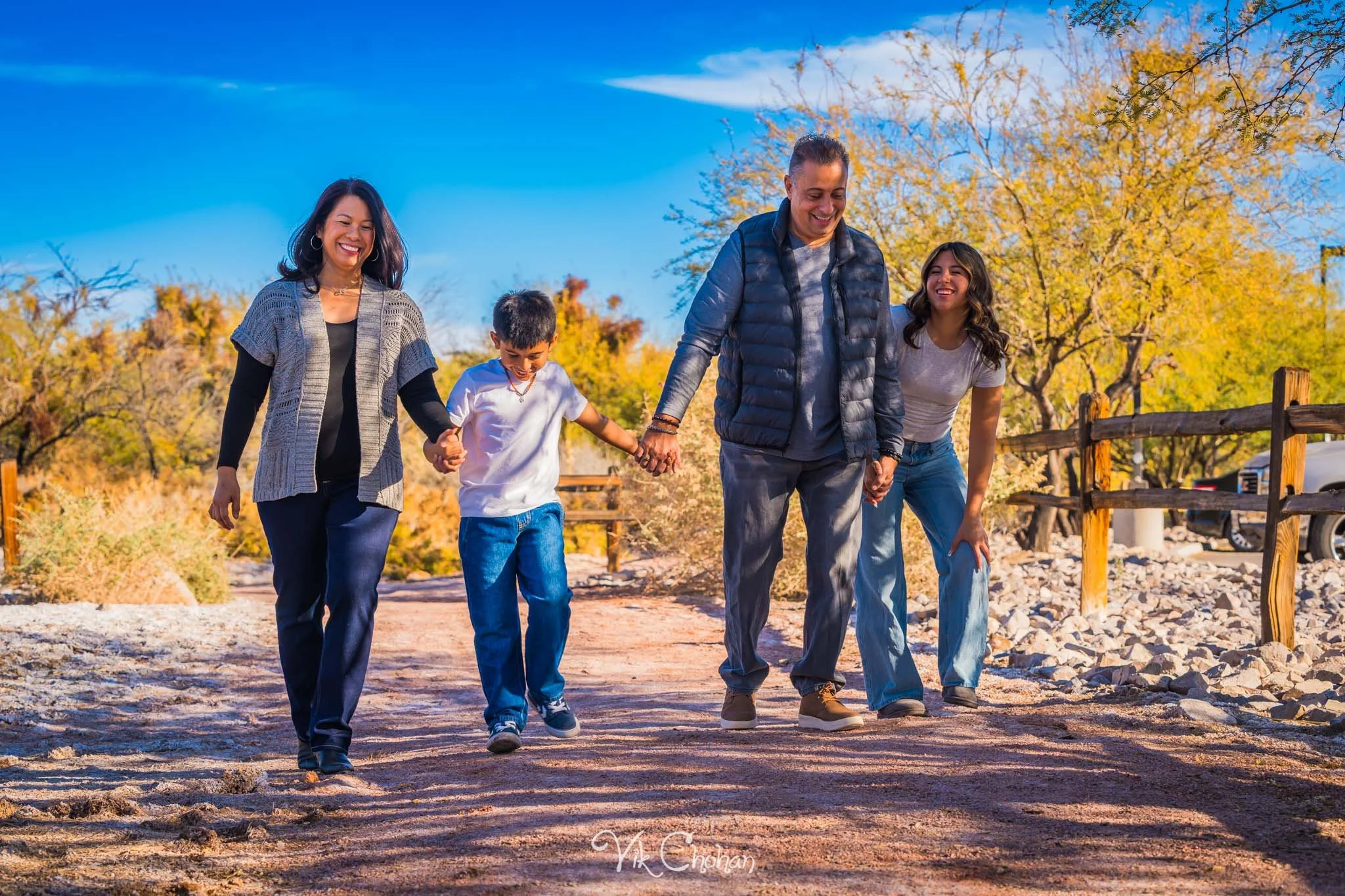 2025-12-07-Goll-Ulan-Family-Photography-Vik-Chohan-Photography-Social-Media-VCP-172.jpg