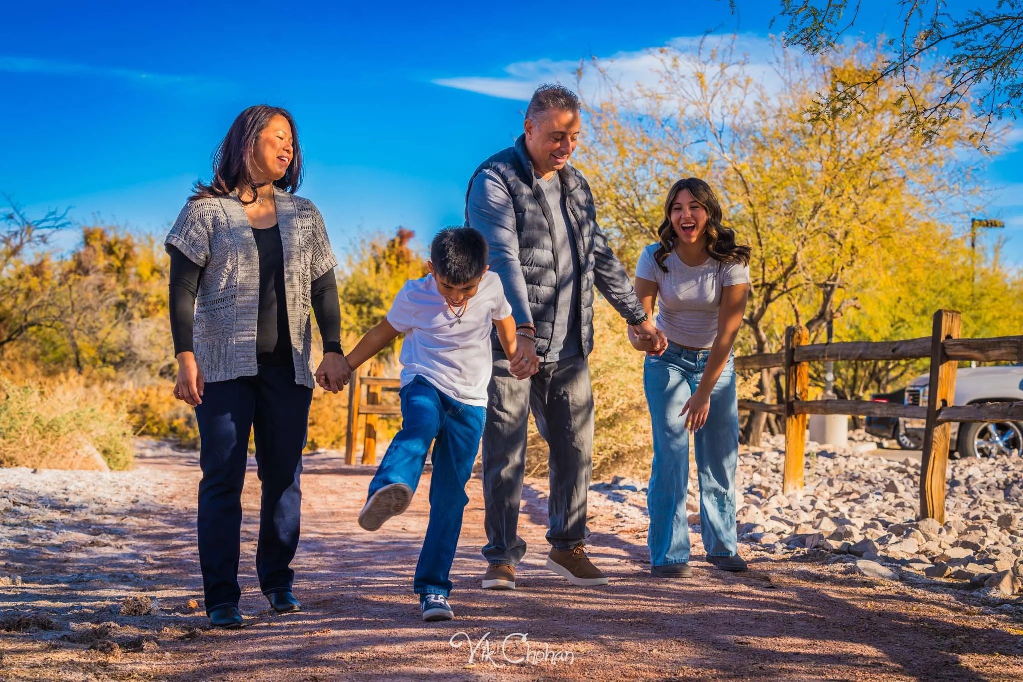 2025-12-07-Goll-Ulan-Family-Photography-Vik-Chohan-Photography-Social-Media-VCP-174.jpg