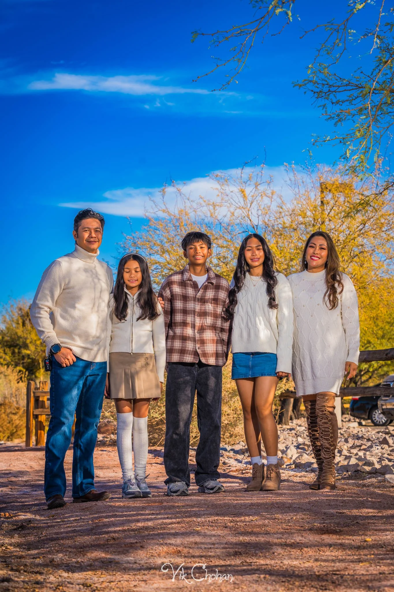 2025-12-07-Goll-Ulan-Family-Photography-Vik-Chohan-Photography-Social-Media-VCP-177.jpg