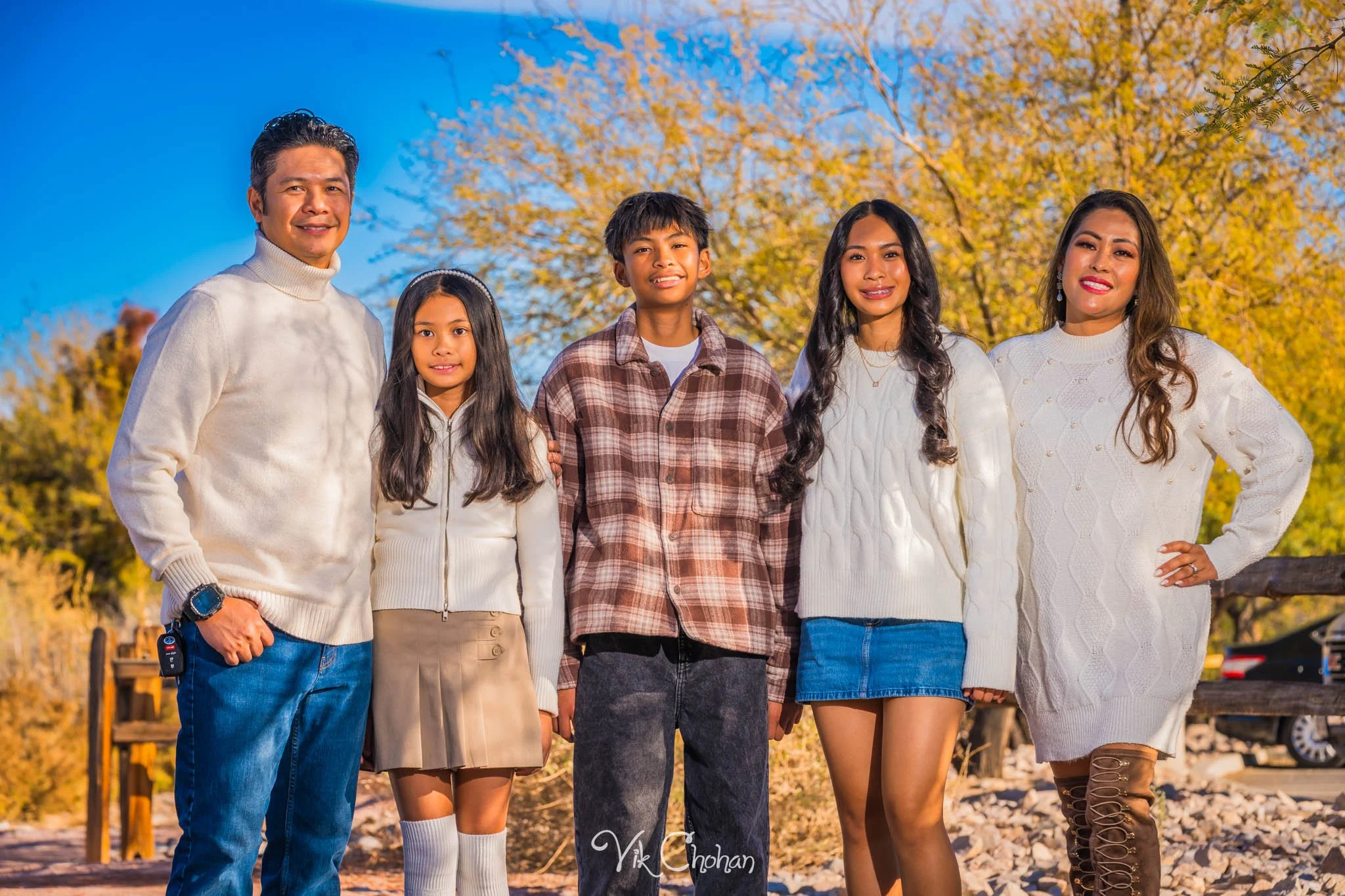 2025-12-07-Goll-Ulan-Family-Photography-Vik-Chohan-Photography-Social-Media-VCP-179.jpg