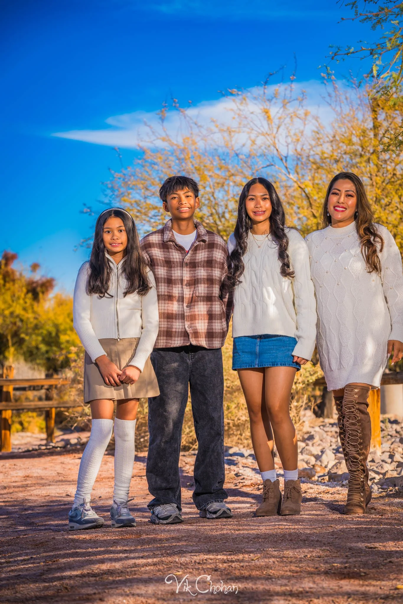 2025-12-07-Goll-Ulan-Family-Photography-Vik-Chohan-Photography-Social-Media-VCP-180.jpg