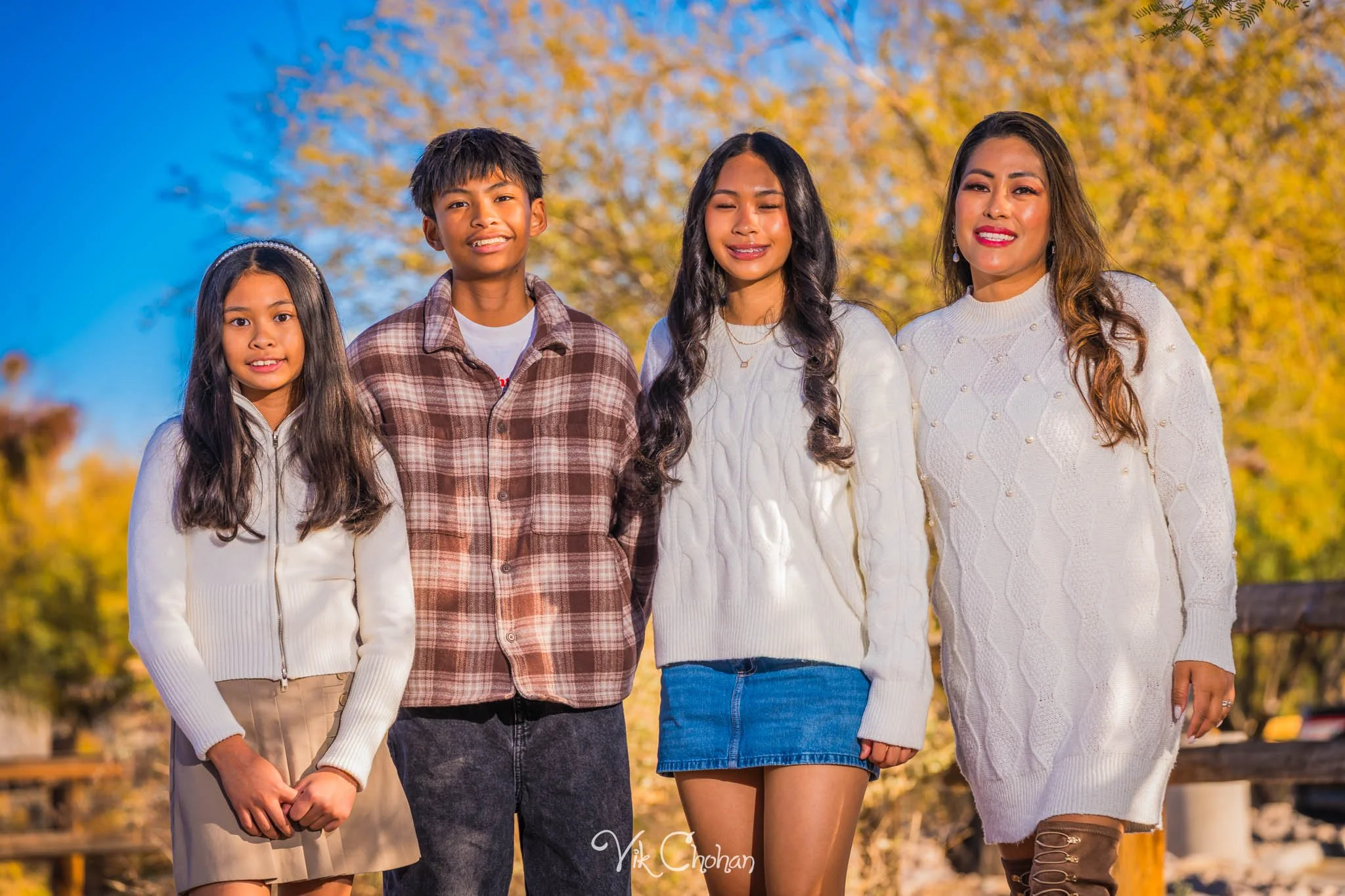 2025-12-07-Goll-Ulan-Family-Photography-Vik-Chohan-Photography-Social-Media-VCP-181.jpg