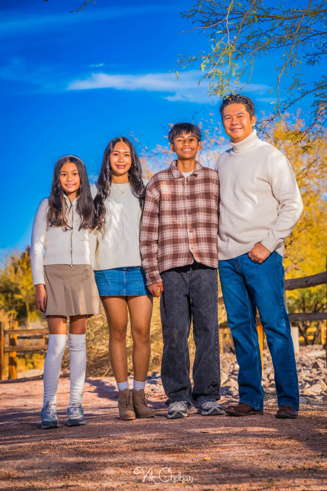 2025-12-07-Goll-Ulan-Family-Photography-Vik-Chohan-Photography-Social-Media-VCP-188.jpg