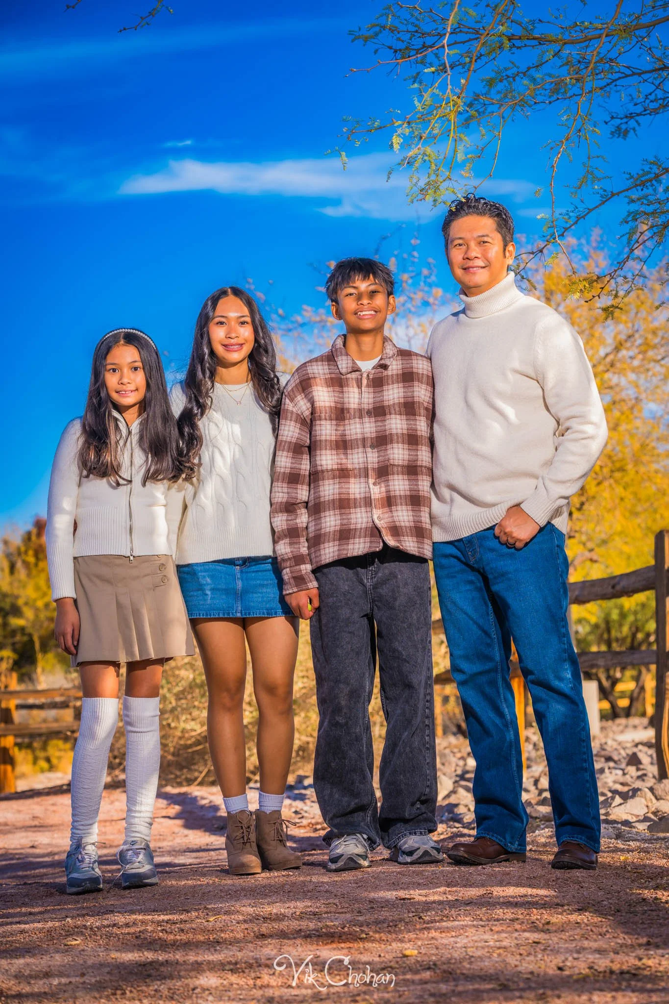 2025-12-07-Goll-Ulan-Family-Photography-Vik-Chohan-Photography-Social-Media-VCP-189.jpg