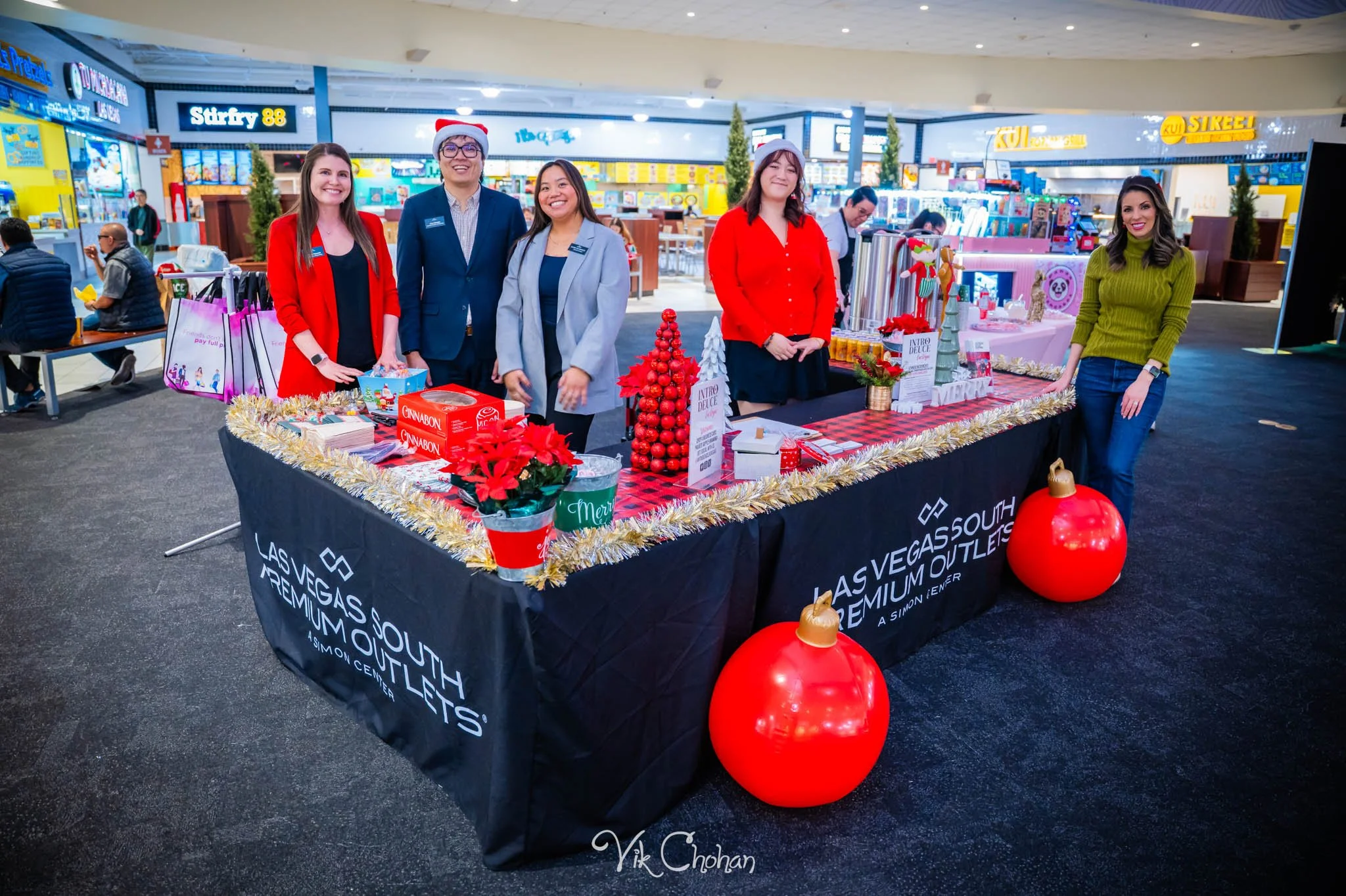2025-12-10-INTRODeuce-Concierge-Christmas-at-LV-South-Premium-Outlets-2-Vik-Chohan-Photography-Social-Media-VCP-282.jpg