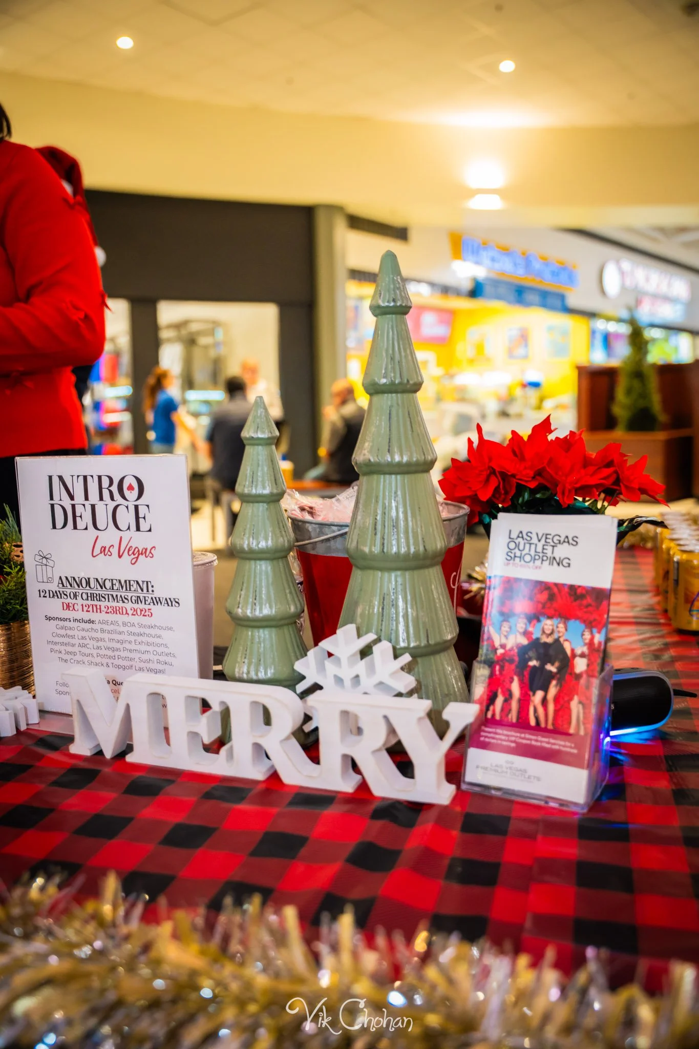 2025-12-10-INTRODeuce-Concierge-Christmas-at-LV-South-Premium-Outlets-2-Vik-Chohan-Photography-Social-Media-VCP-287.jpg
