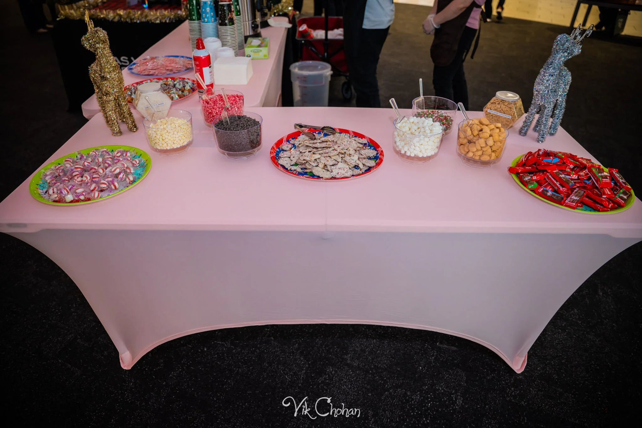 2025-12-10-INTRODeuce-Concierge-Christmas-at-LV-South-Premium-Outlets-2-Vik-Chohan-Photography-Social-Media-VCP-291.jpg