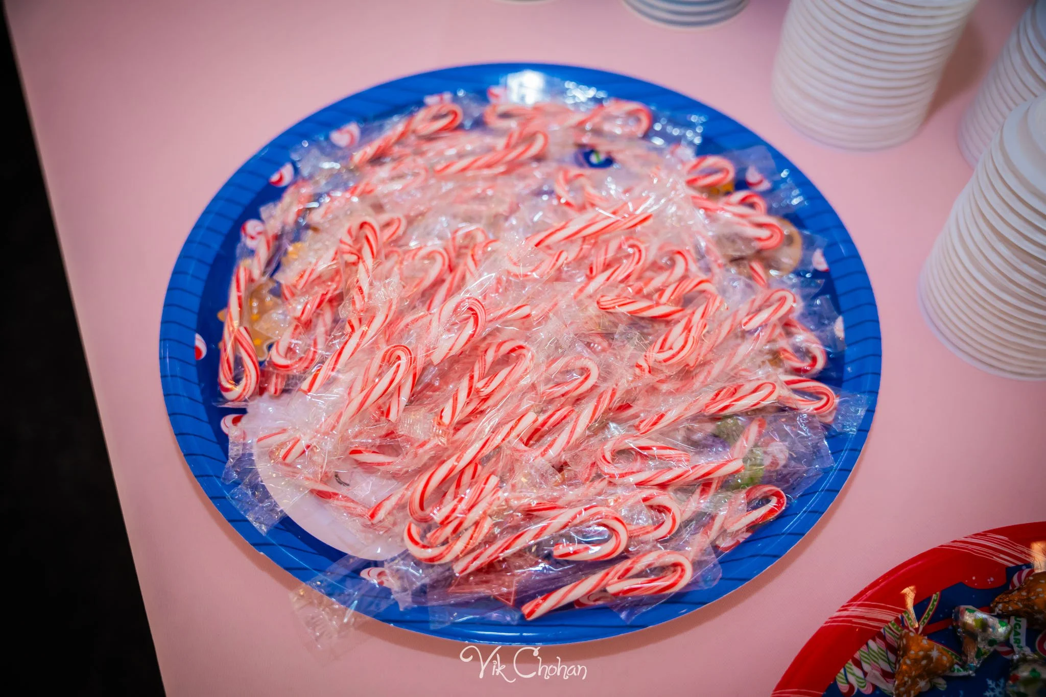 2025-12-10-INTRODeuce-Concierge-Christmas-at-LV-South-Premium-Outlets-2-Vik-Chohan-Photography-Social-Media-VCP-298.jpg