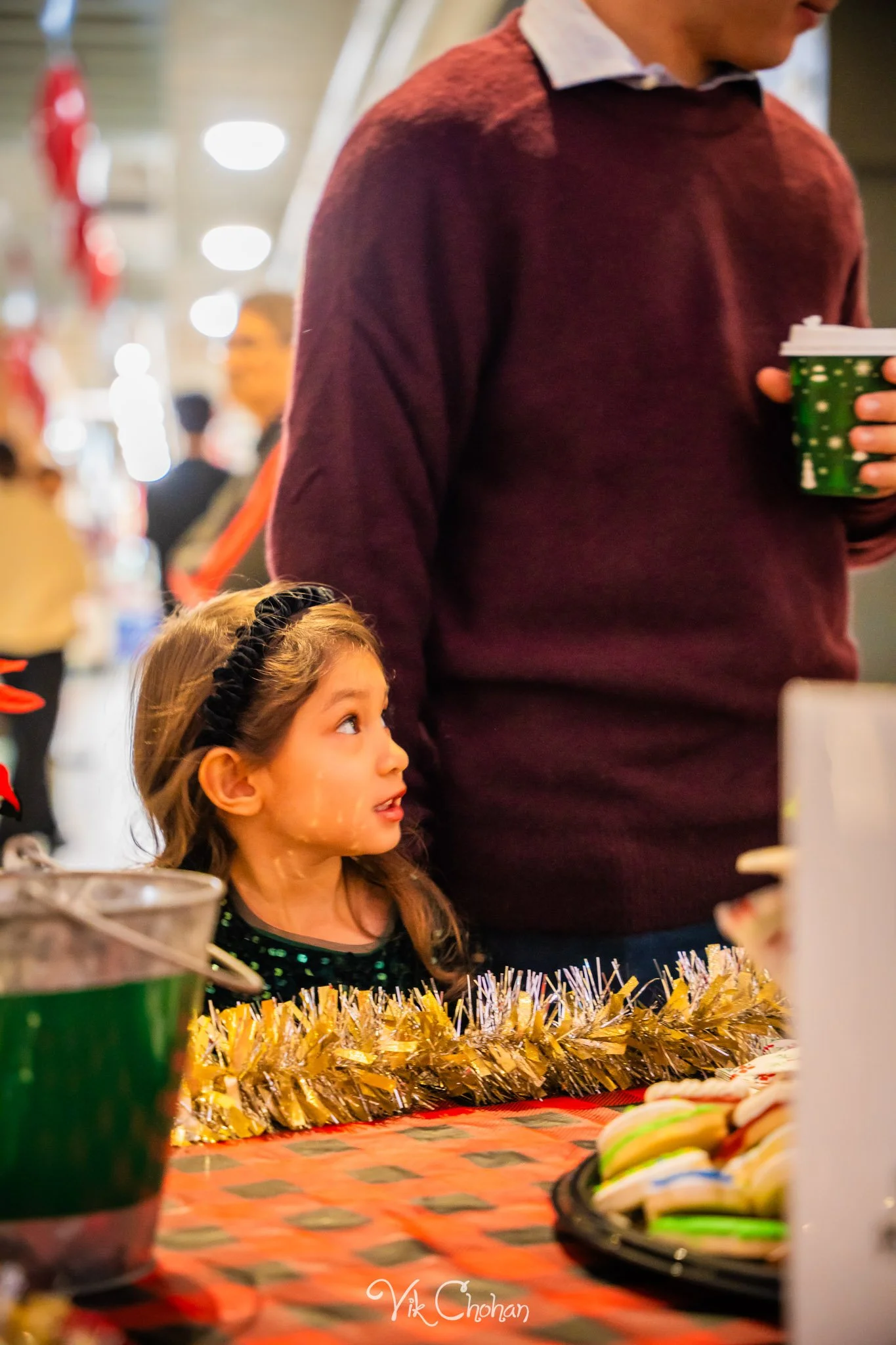 2025-12-10-INTRODeuce-Concierge-Christmas-at-LV-South-Premium-Outlets-2-Vik-Chohan-Photography-Social-Media-VCP-327.jpg
