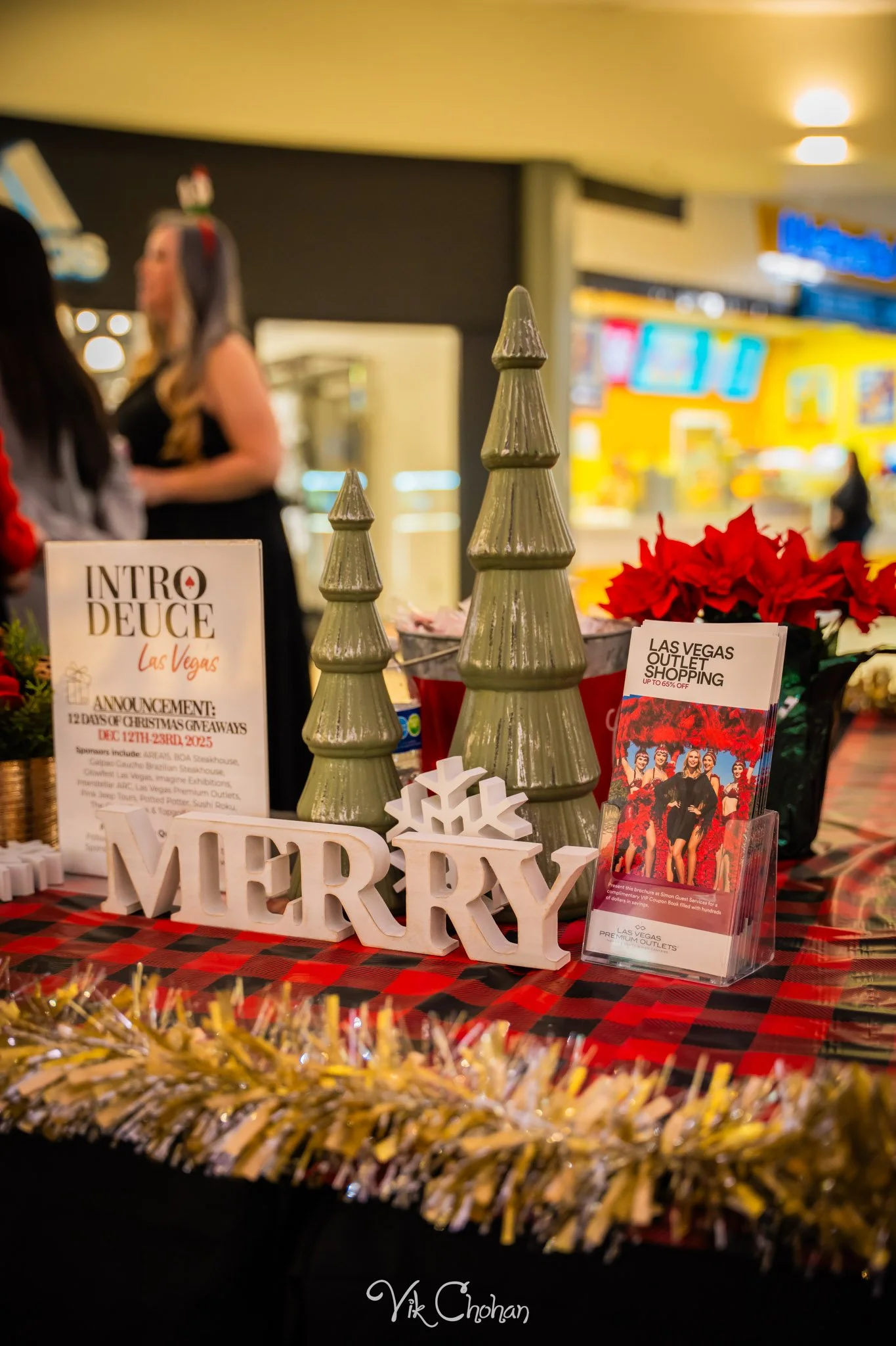 2025-12-10-INTRODeuce-Concierge-Christmas-at-LV-South-Premium-Outlets-2-Vik-Chohan-Photography-Social-Media-VCP-338.jpg