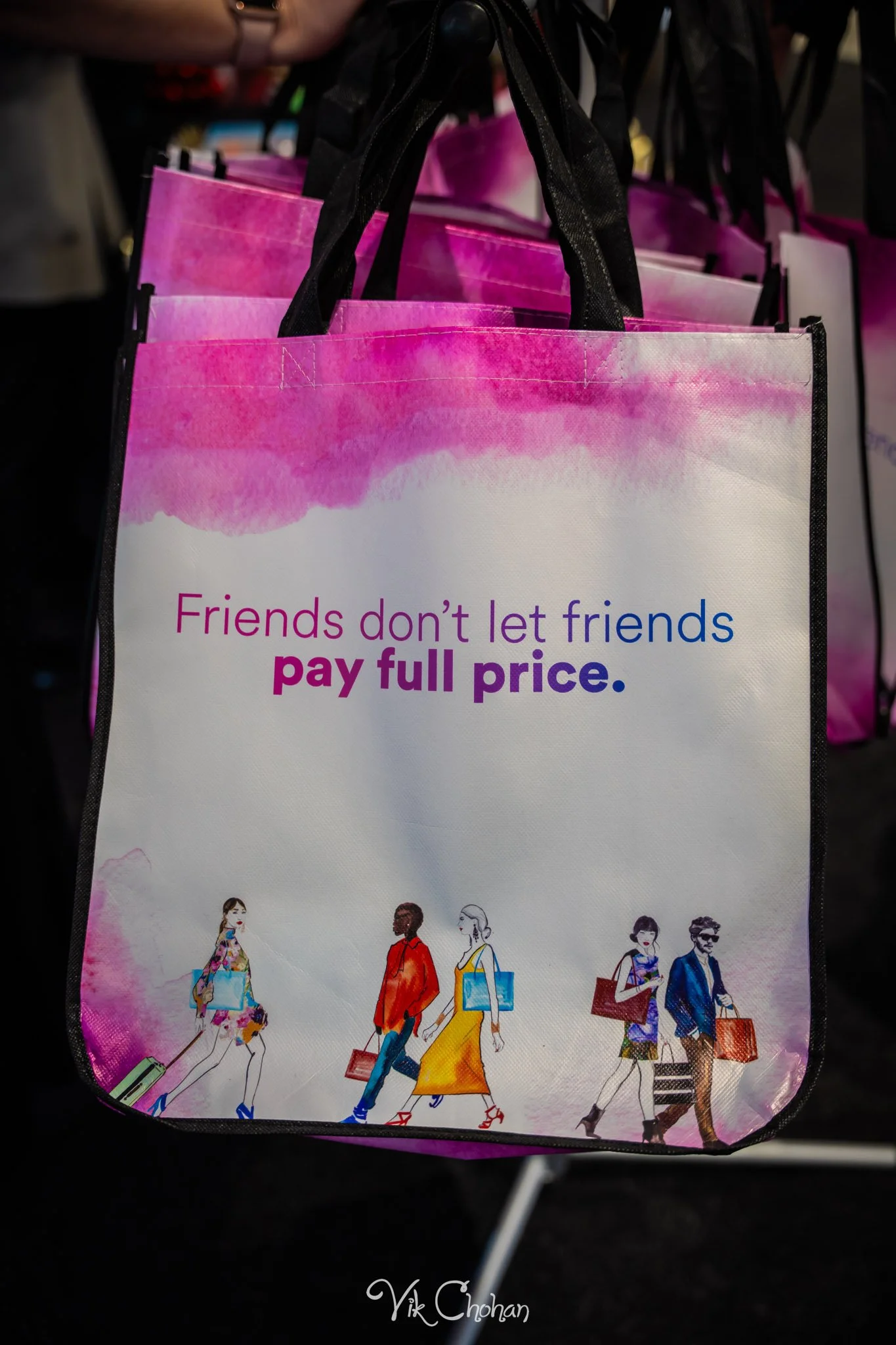 2025-12-10-INTRODeuce-Concierge-Christmas-at-LV-South-Premium-Outlets-2-Vik-Chohan-Photography-Social-Media-VCP-348.jpg