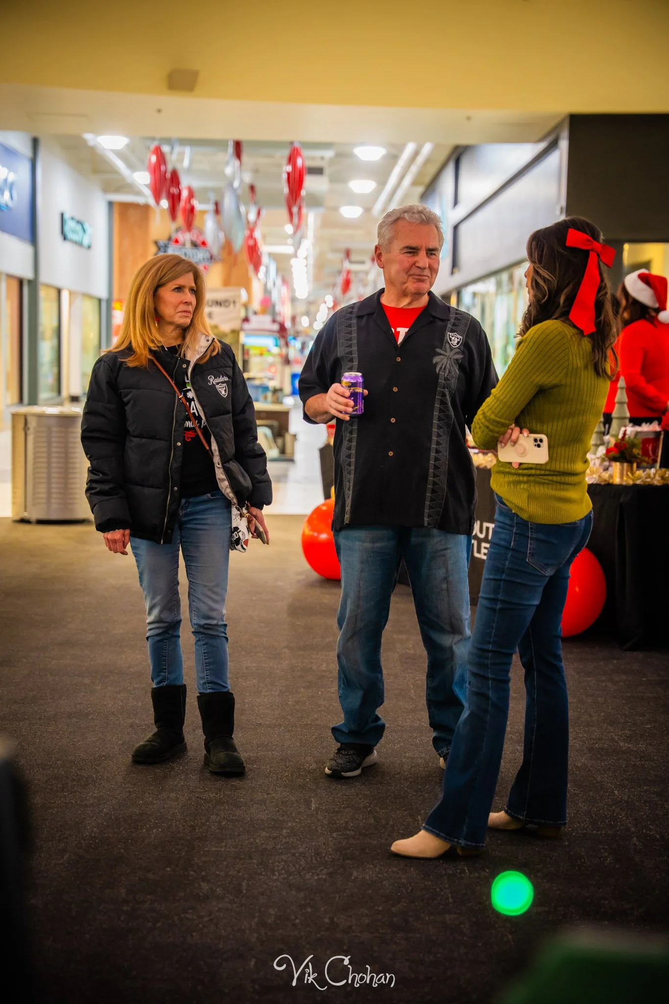 2025-12-10-INTRODeuce-Concierge-Christmas-at-LV-South-Premium-Outlets-2-Vik-Chohan-Photography-Social-Media-VCP-357.jpg