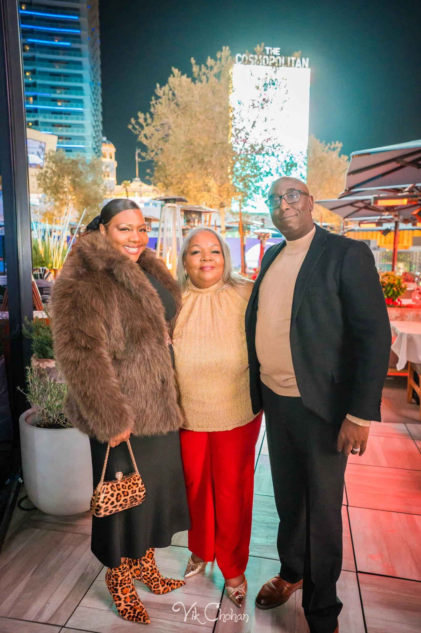 2025-12-19-Christmas-Celebration-with-Granny-at-Ocean-Prime-Vik-Chohan-Photography-Social-Media-VCP-024.jpg