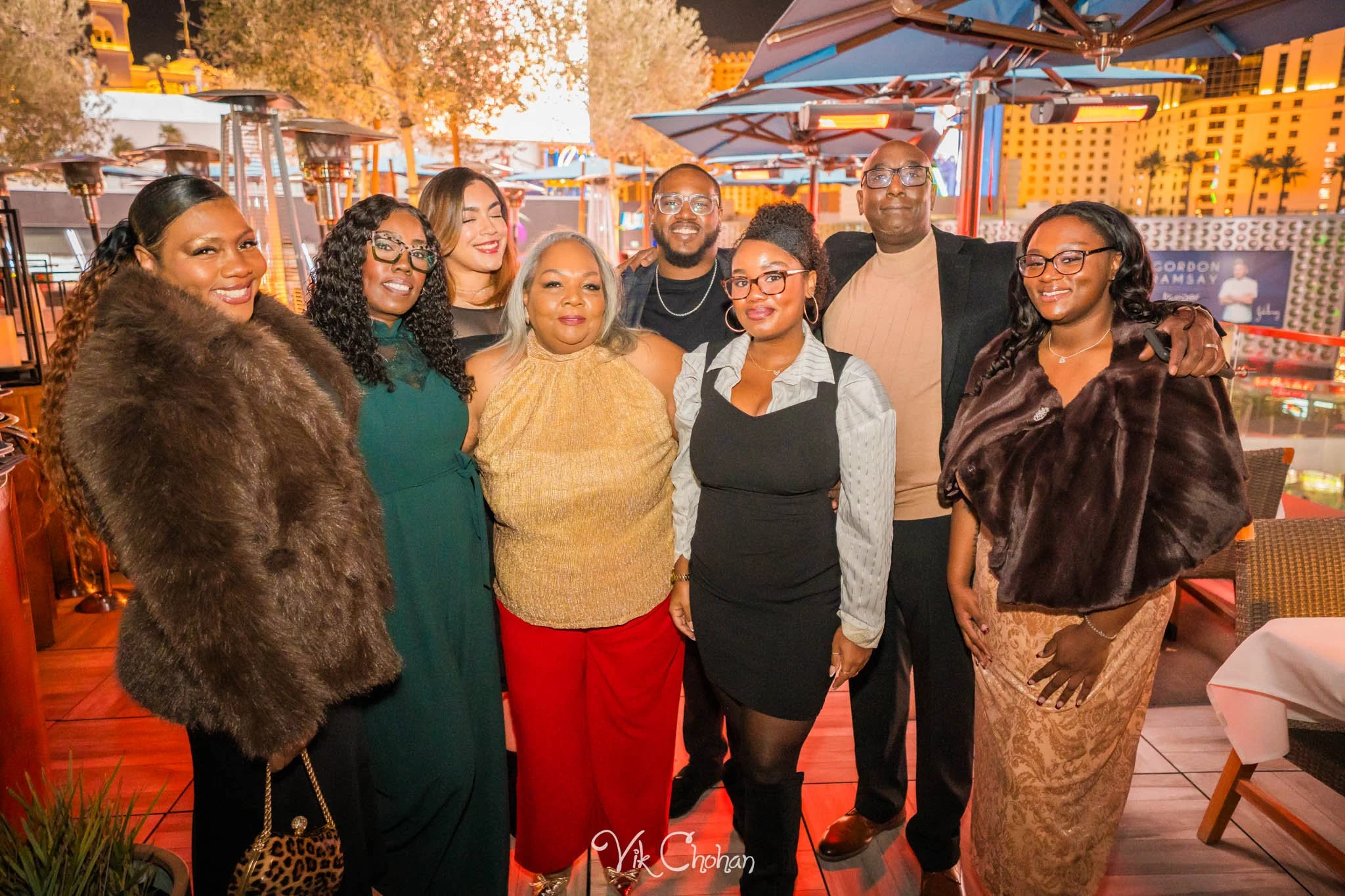 2025-12-19-Christmas-Celebration-with-Granny-at-Ocean-Prime-Vik-Chohan-Photography-Social-Media-VCP-031.jpg