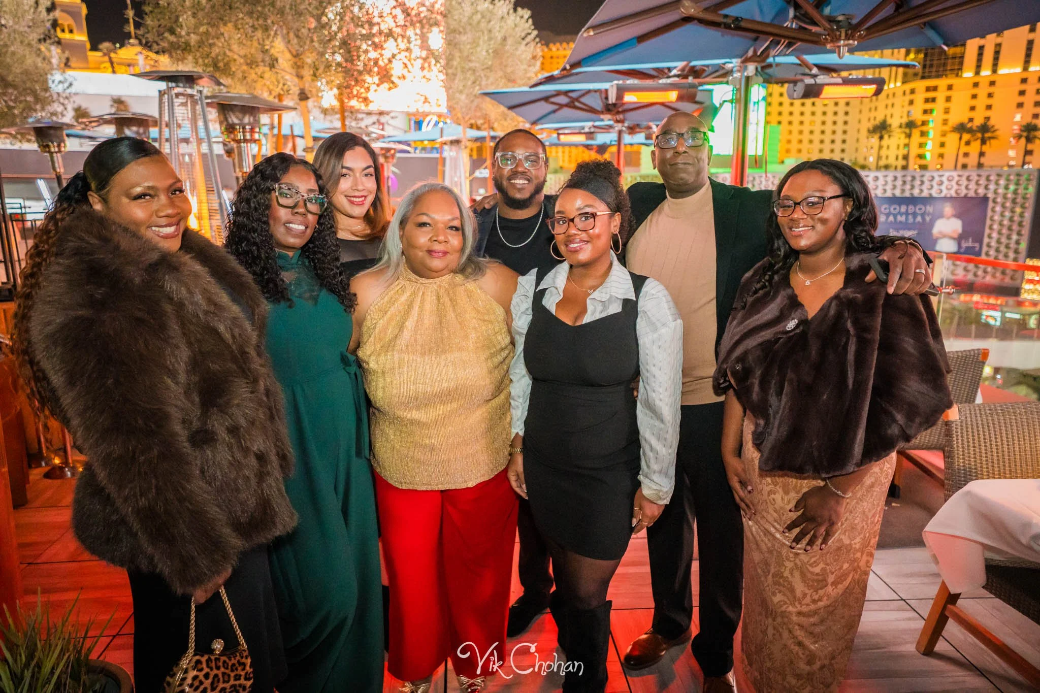 2025-12-19-Christmas-Celebration-with-Granny-at-Ocean-Prime-Vik-Chohan-Photography-Social-Media-VCP-032.jpg
