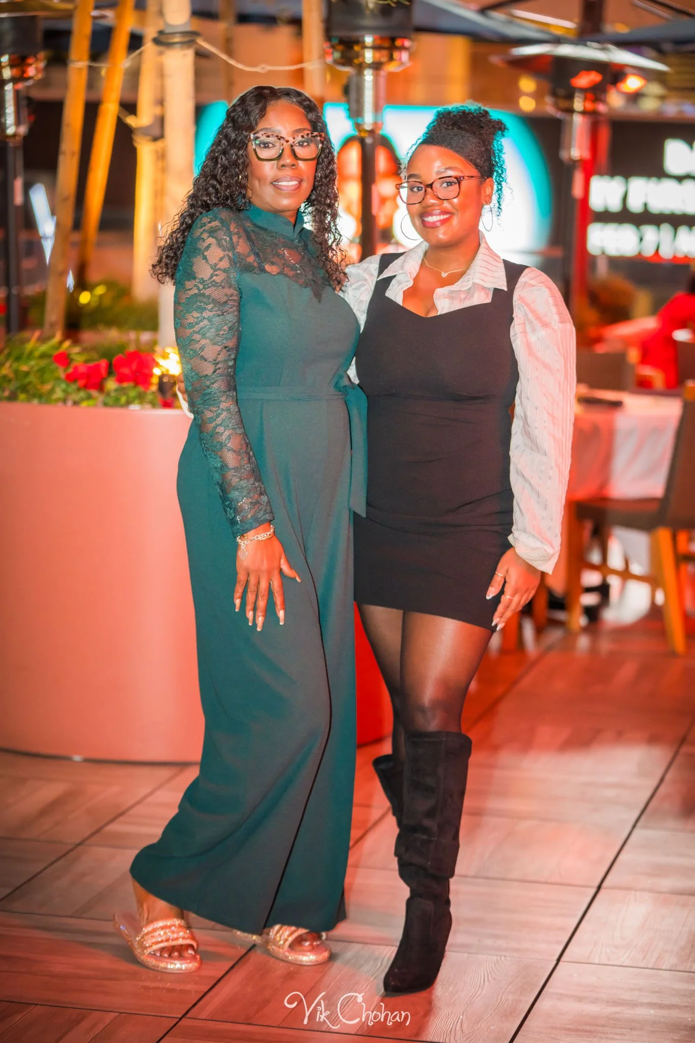 2025-12-19-Christmas-Celebration-with-Granny-at-Ocean-Prime-Vik-Chohan-Photography-Social-Media-VCP-100.jpg