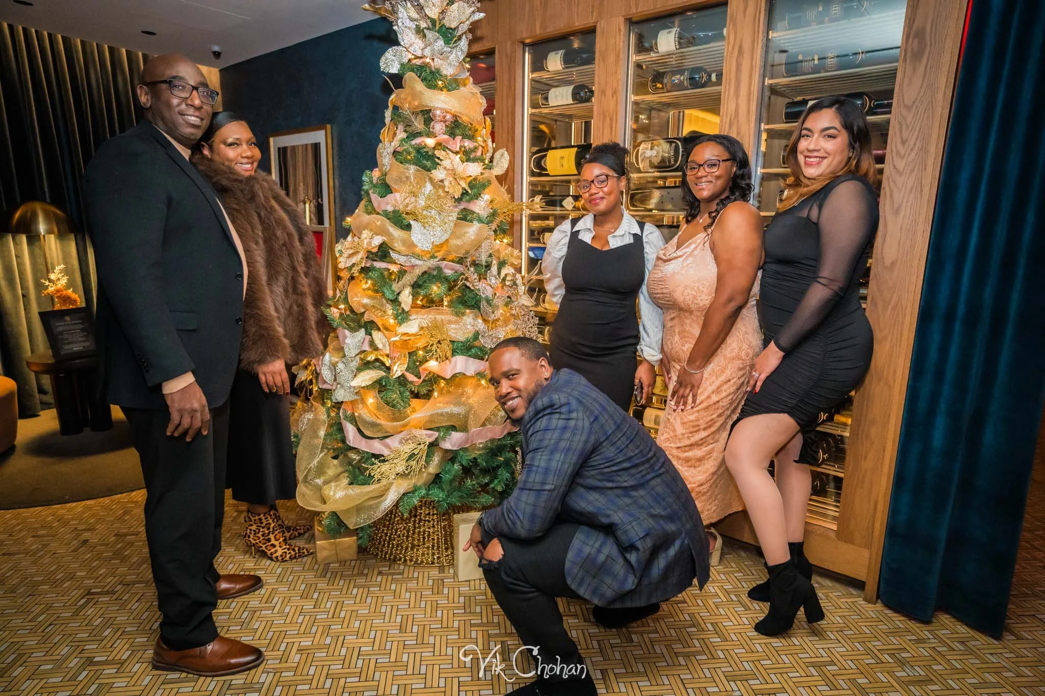 2025-12-19-Christmas-Celebration-with-Granny-at-Ocean-Prime-Vik-Chohan-Photography-Social-Media-VCP-192.jpg