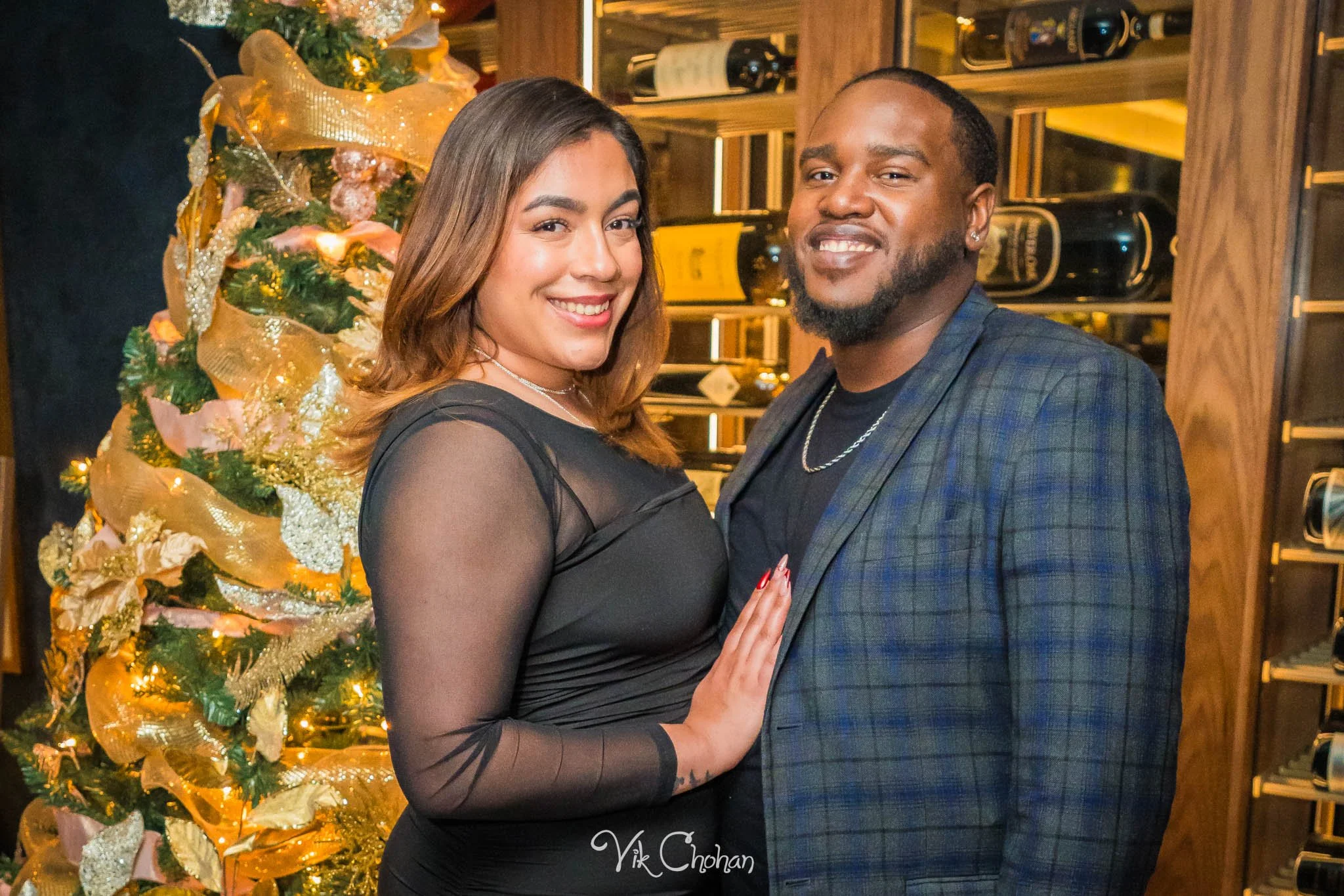 2025-12-19-Christmas-Celebration-with-Granny-at-Ocean-Prime-Vik-Chohan-Photography-Social-Media-VCP-201.jpg