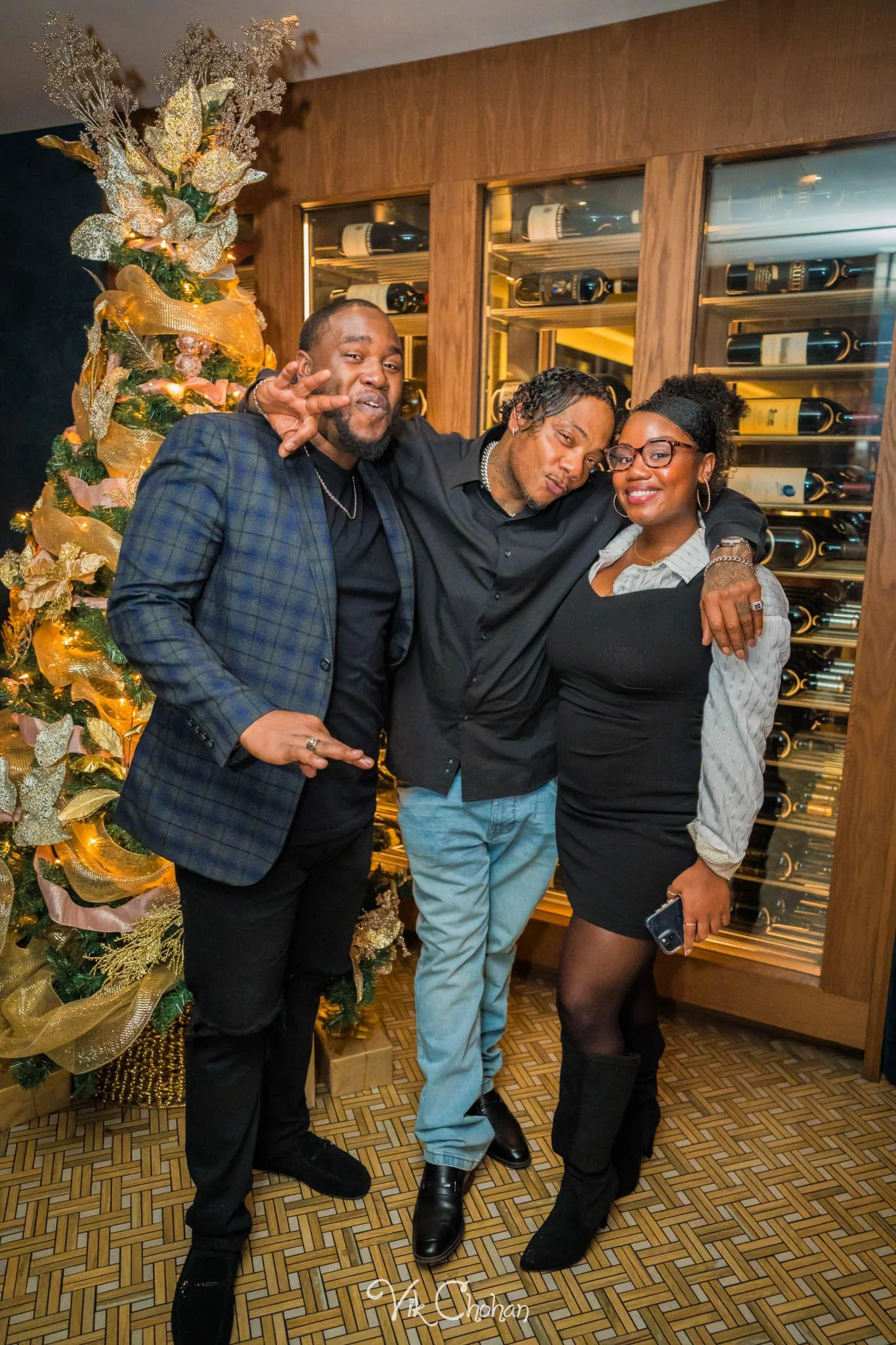 2025-12-19-Christmas-Celebration-with-Granny-at-Ocean-Prime-Vik-Chohan-Photography-Social-Media-VCP-210.jpg