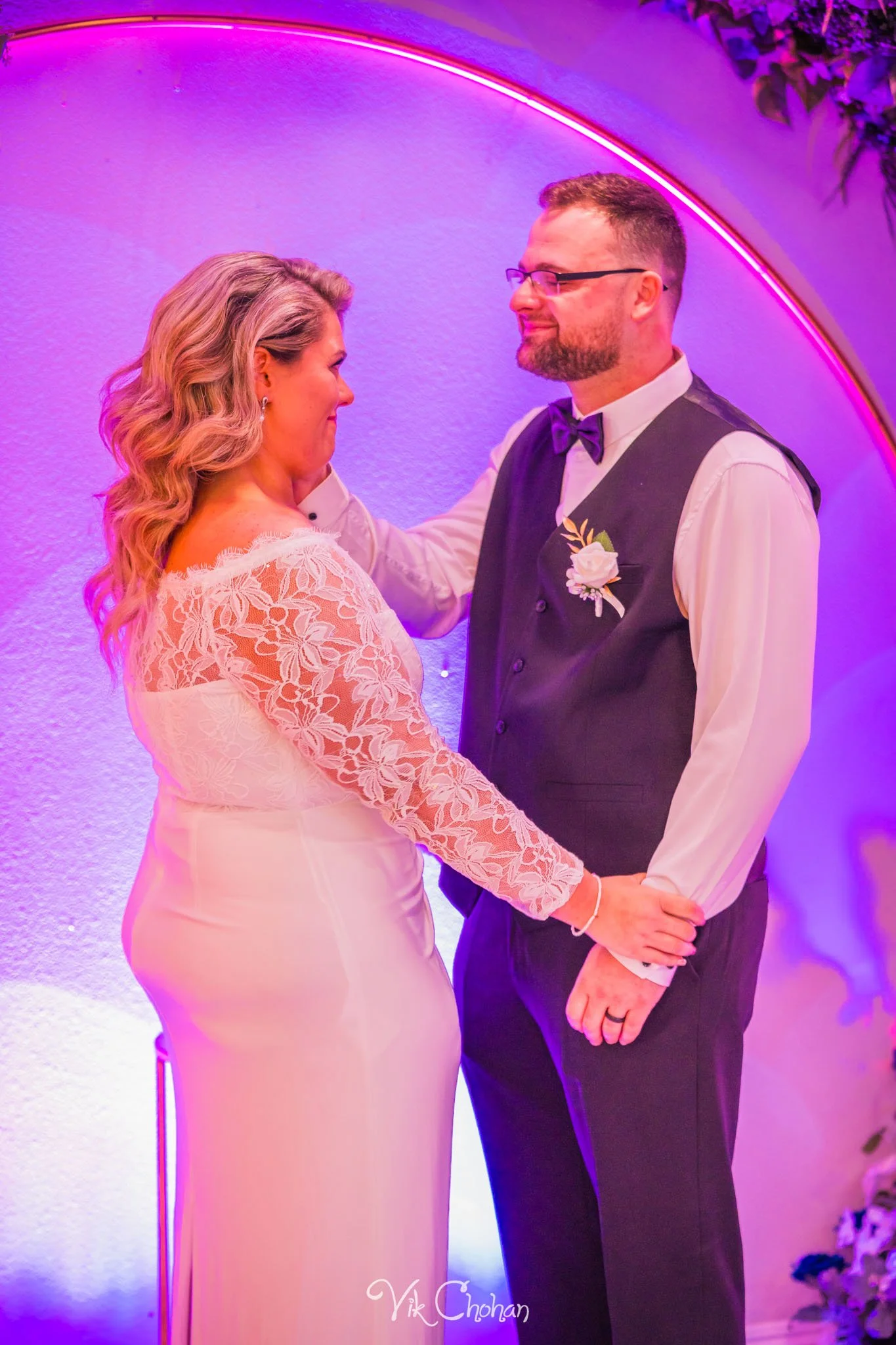 2026-02-06-Jessi-and-Jonathan-Wedding-Photography-Love-Story-Chapel-Strip-Tour-feb-6th-2026-Vik-Chohan-Photography-Social-Media-040.jpg