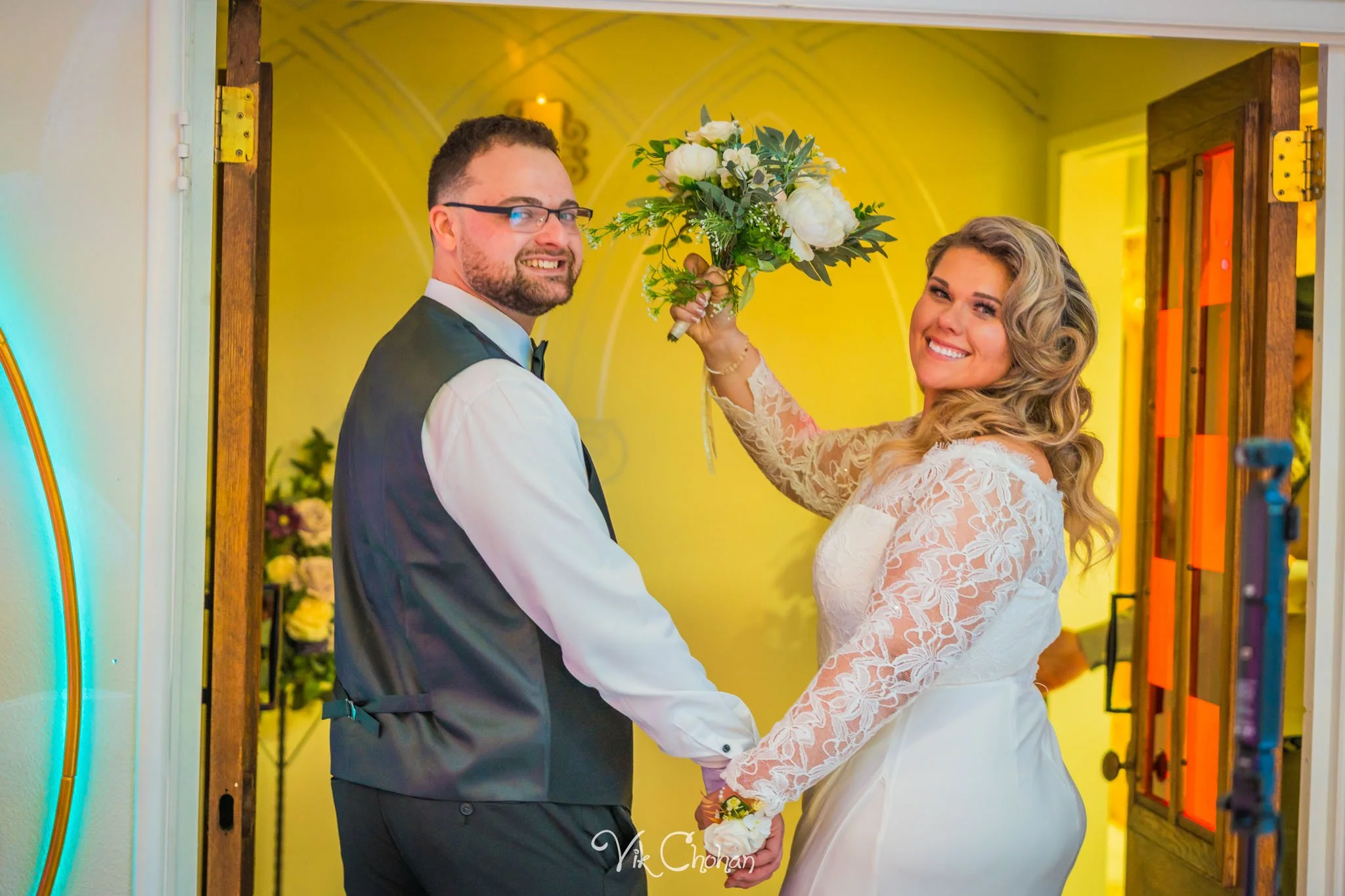 2026-02-06-Jessi-and-Jonathan-Wedding-Photography-Love-Story-Chapel-Strip-Tour-feb-6th-2026-Vik-Chohan-Photography-Social-Media-045.jpg