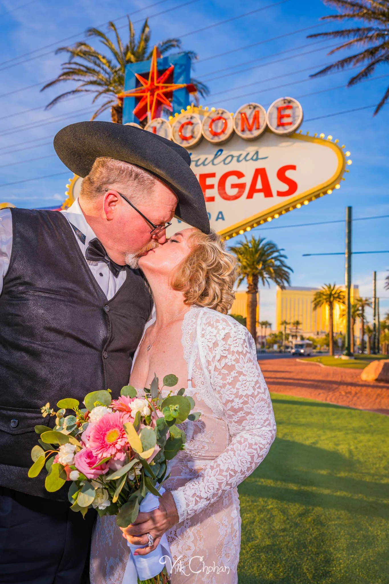 2026-02-26-Jennifer-and-Larry-Las-Vegas-Wedding-Strip-Tour-Vik-Chohan-Photography-Social-Media-008.jpg