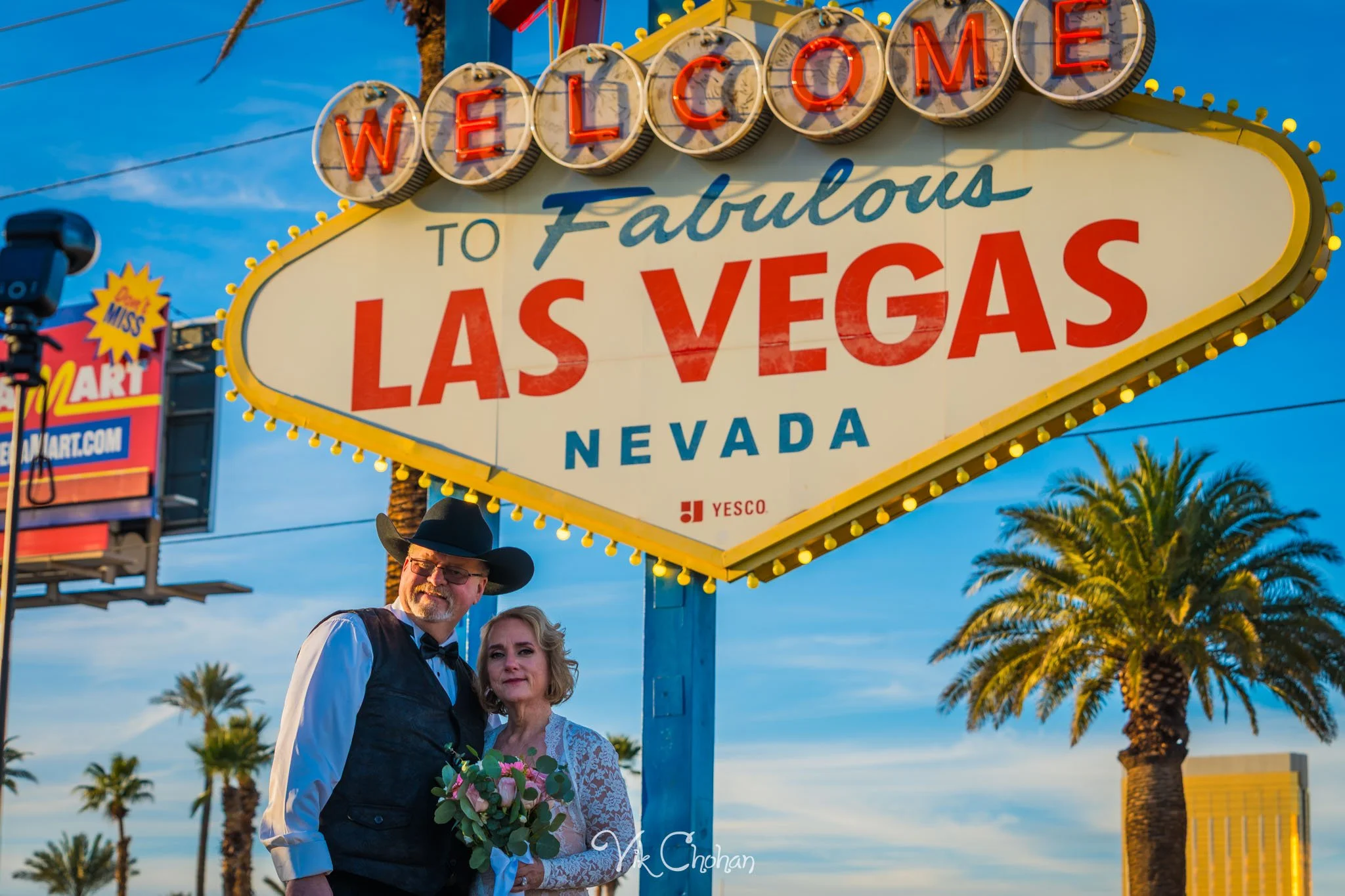2026-02-26-Jennifer-and-Larry-Las-Vegas-Wedding-Strip-Tour-Vik-Chohan-Photography-Social-Media-012.jpg