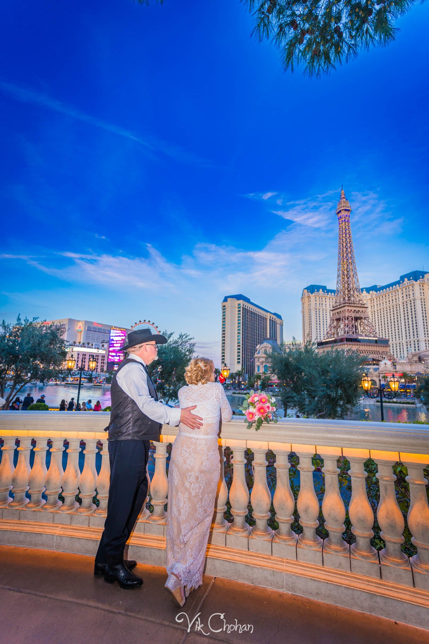 2026-02-26-Jennifer-and-Larry-Las-Vegas-Wedding-Strip-Tour-Vik-Chohan-Photography-Social-Media-043.jpg
