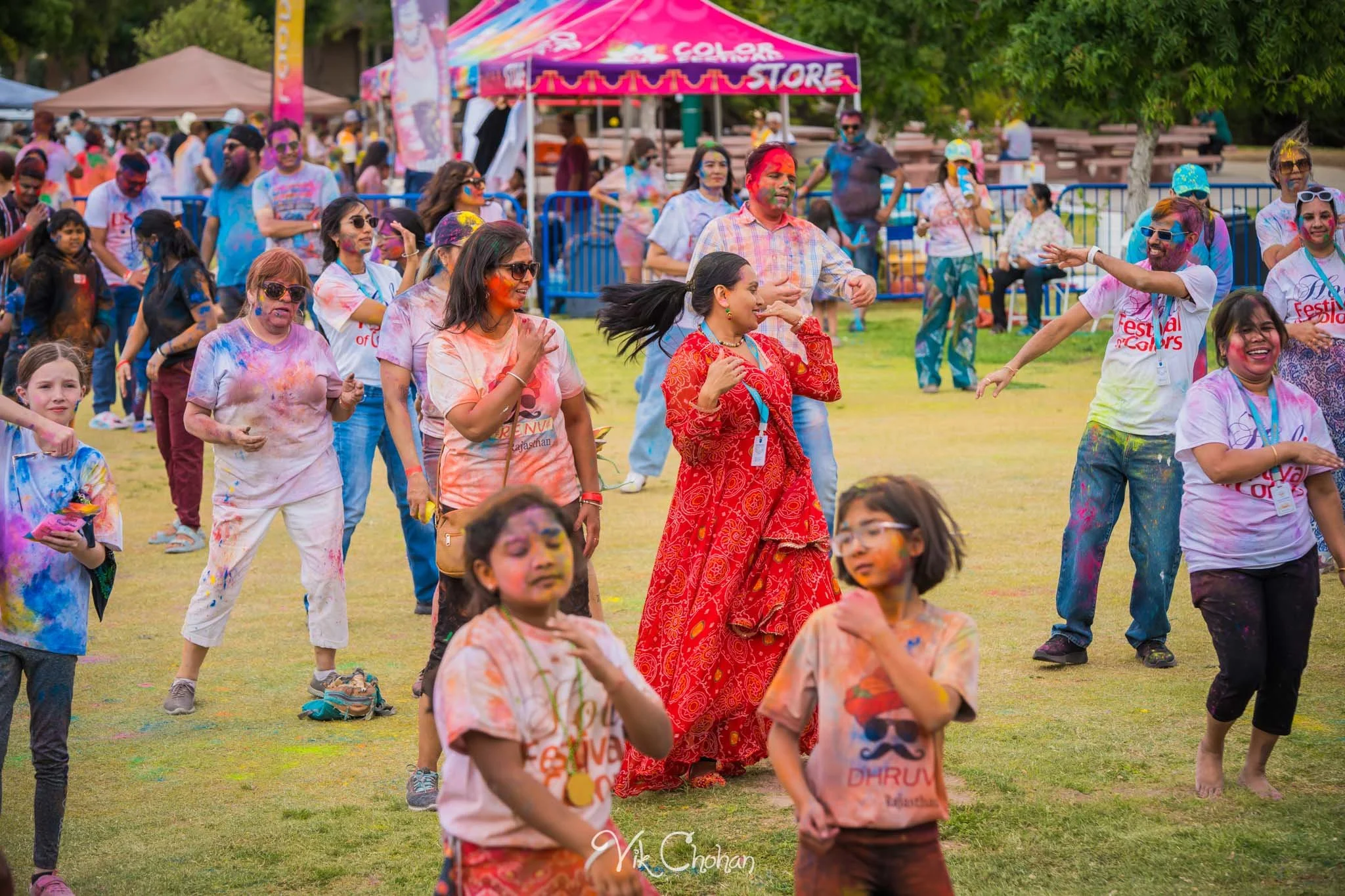 2026-04-26-Holi-Celebration-Sunset-Park-ISKON-april-26th-2026-Vik-Chohan-Photography-Social-Media-033.jpg