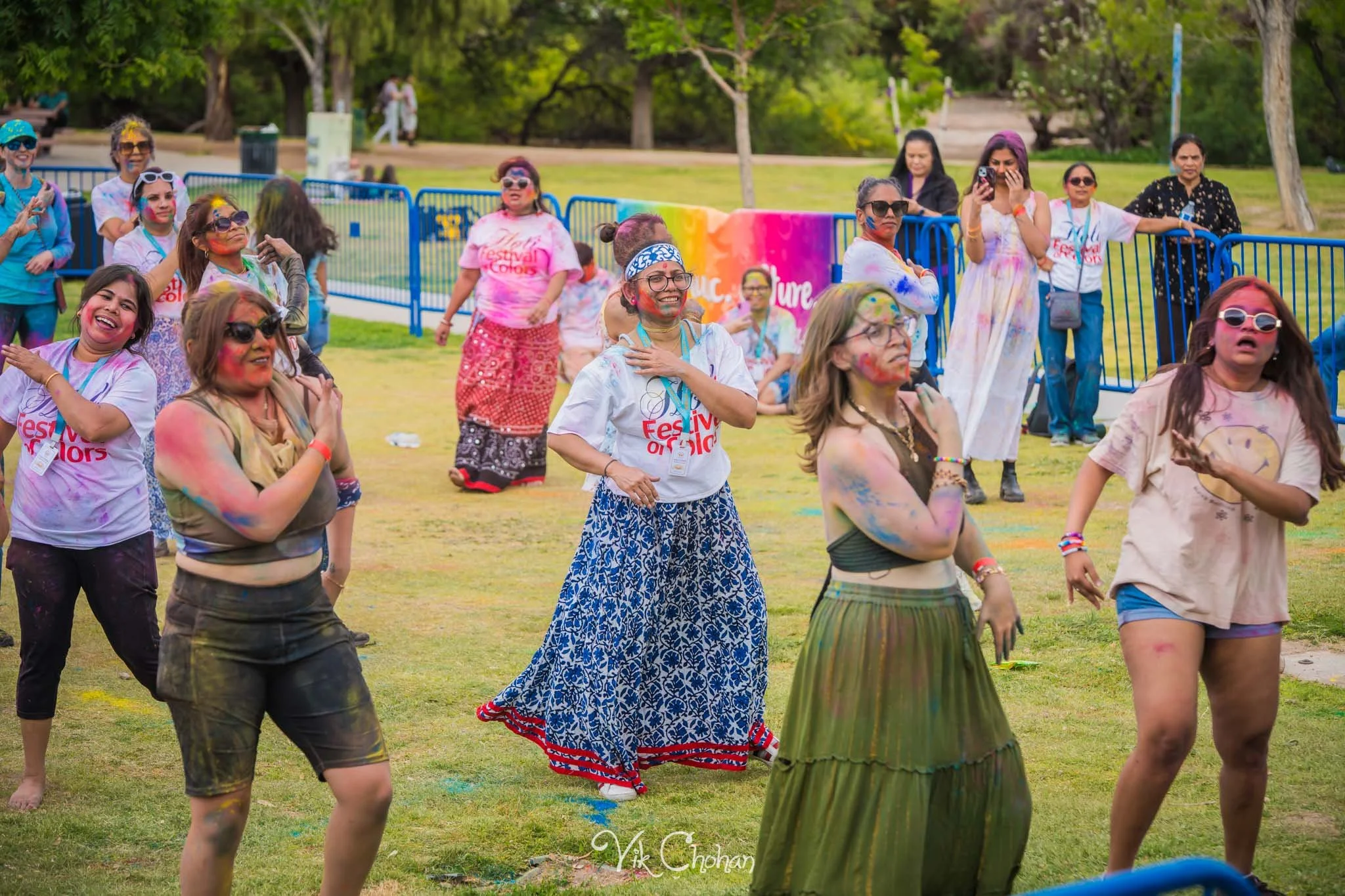 2026-04-26-Holi-Celebration-Sunset-Park-ISKON-april-26th-2026-Vik-Chohan-Photography-Social-Media-035.jpg