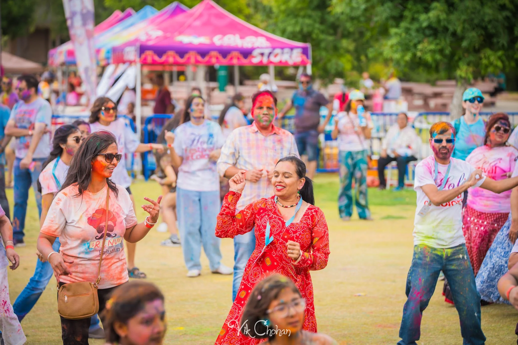 2026-04-26-Holi-Celebration-Sunset-Park-ISKON-april-26th-2026-Vik-Chohan-Photography-Social-Media-037.jpg