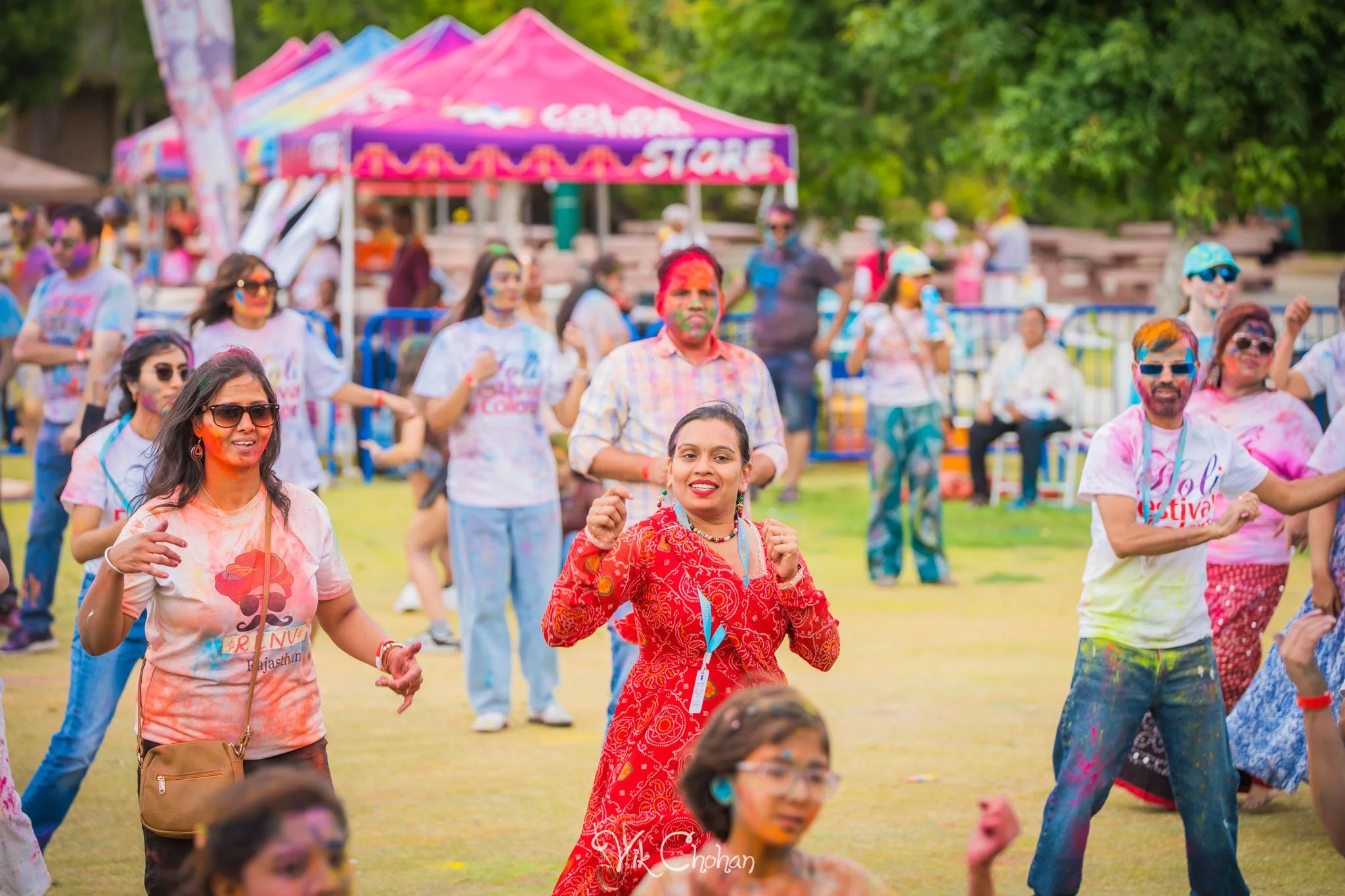 2026-04-26-Holi-Celebration-Sunset-Park-ISKON-april-26th-2026-Vik-Chohan-Photography-Social-Media-038.jpg