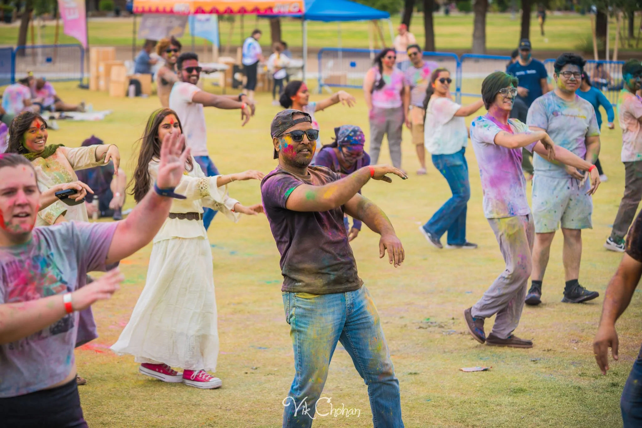 2026-04-26-Holi-Celebration-Sunset-Park-ISKON-april-26th-2026-Vik-Chohan-Photography-Social-Media-053.jpg