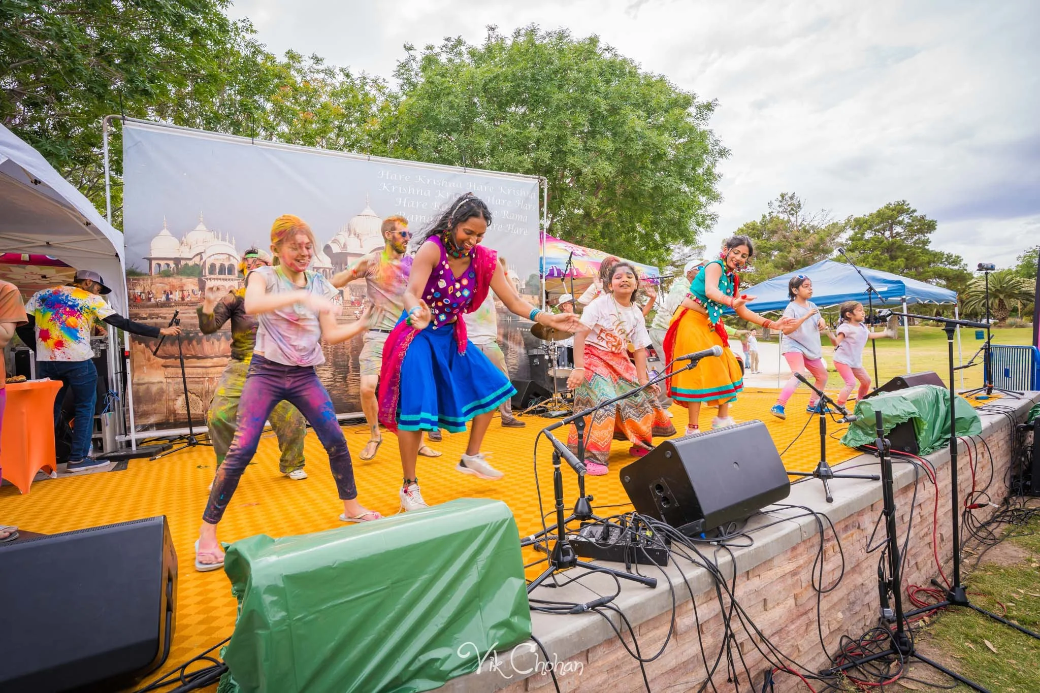 2026-04-26-Holi-Celebration-Sunset-Park-ISKON-april-26th-2026-Vik-Chohan-Photography-Social-Media-144.jpg