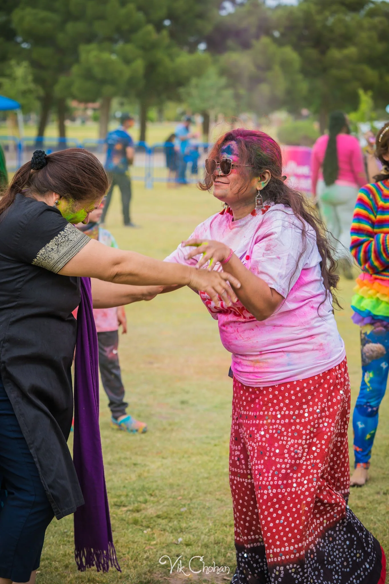 2026-04-26-Holi-Celebration-Sunset-Park-ISKON-april-26th-2026-Vik-Chohan-Photography-Social-Media-171.jpg