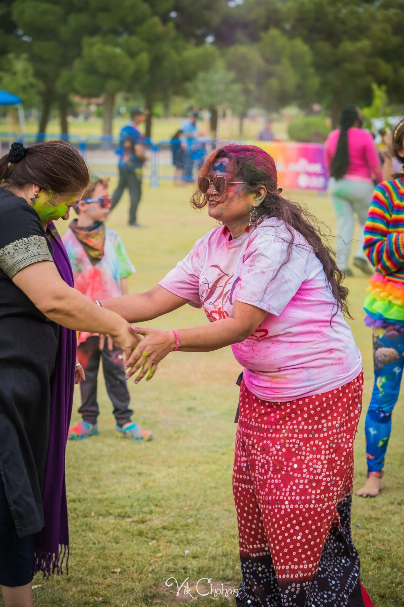 2026-04-26-Holi-Celebration-Sunset-Park-ISKON-april-26th-2026-Vik-Chohan-Photography-Social-Media-172.jpg